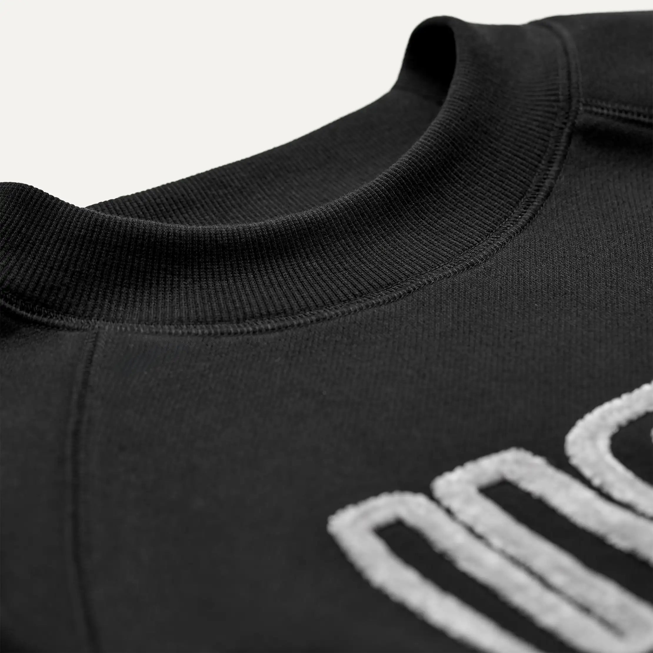 Women's UGG Logo Crewneck - BLACK