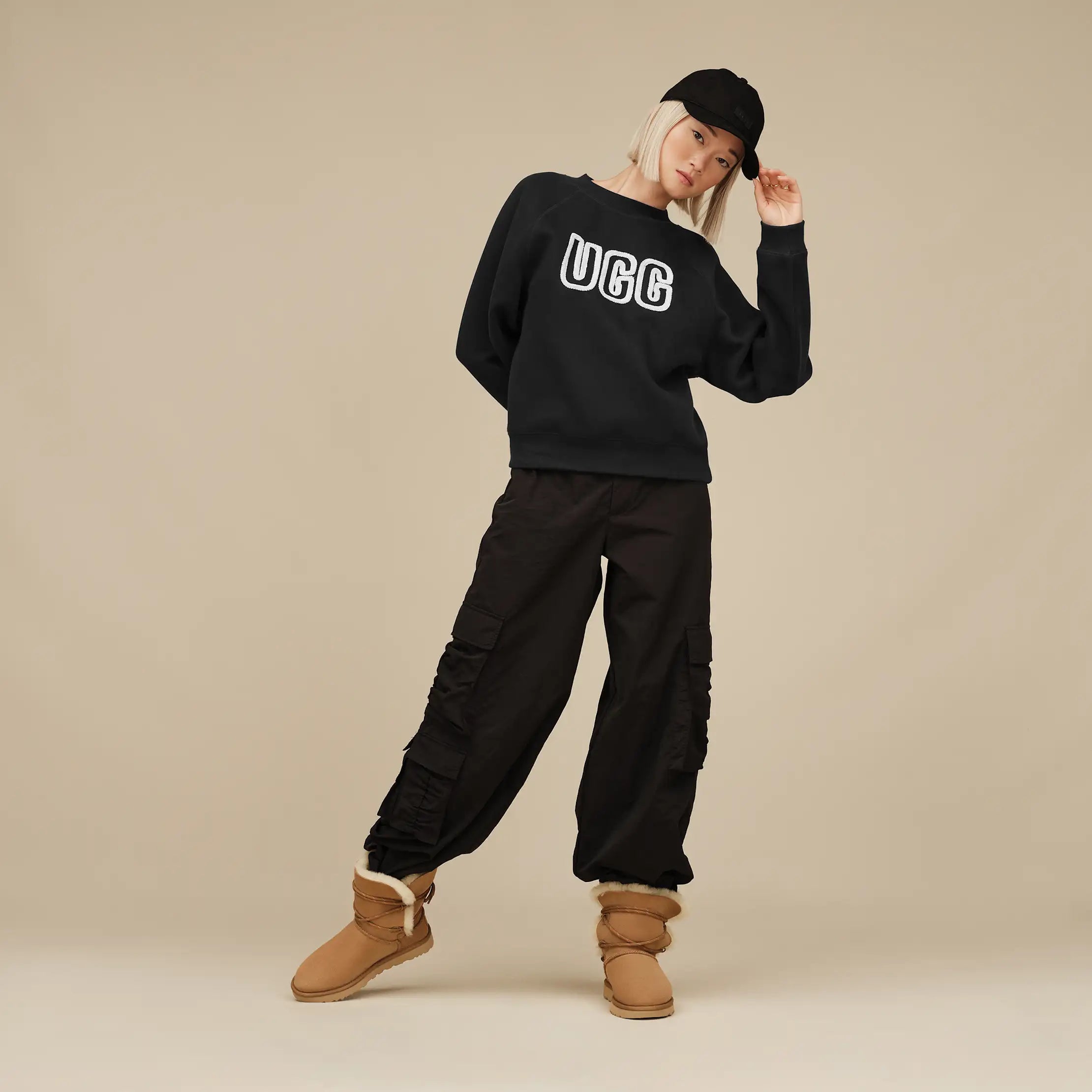 Women's UGG Logo Crewneck - BLACK
