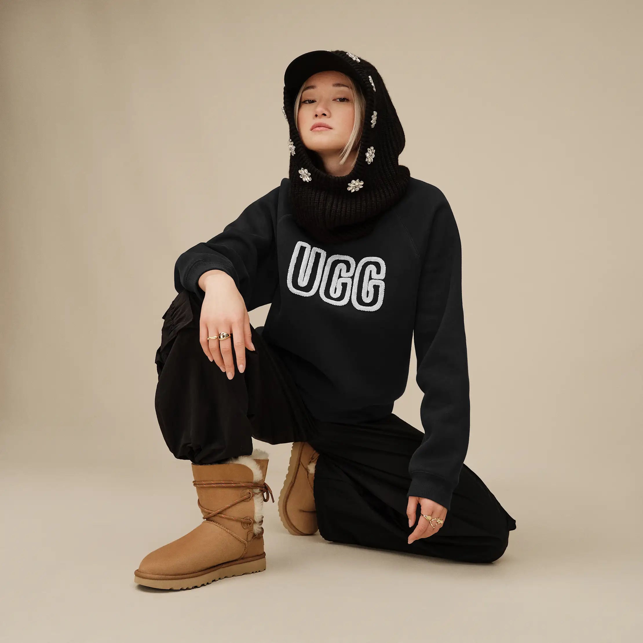 Women's UGG Logo Crewneck - BLACK