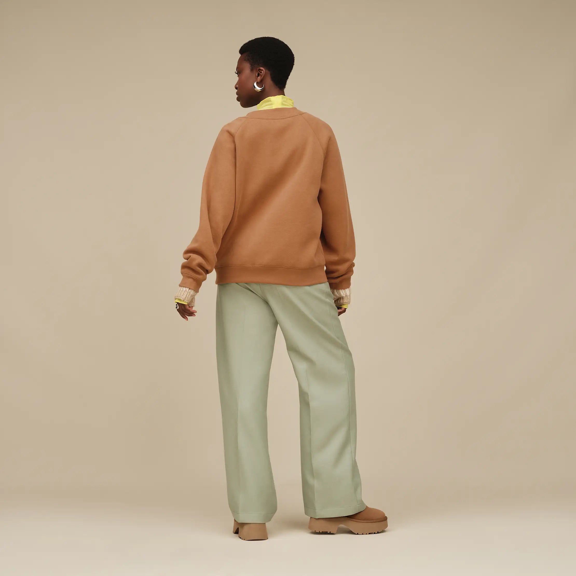 Women's UGG Logo Crewneck - CHESTNUT