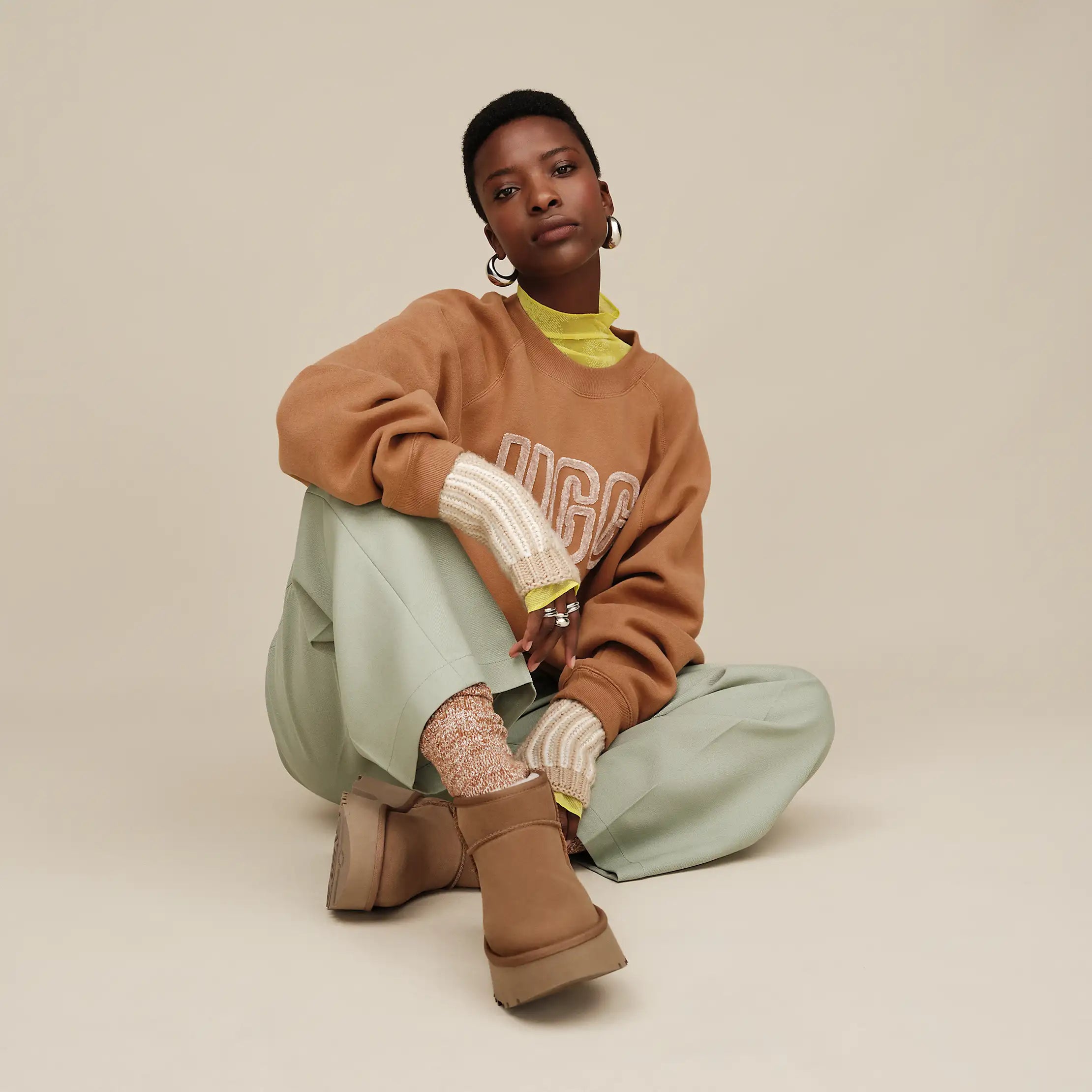 Women's UGG Logo Crewneck - CHESTNUT