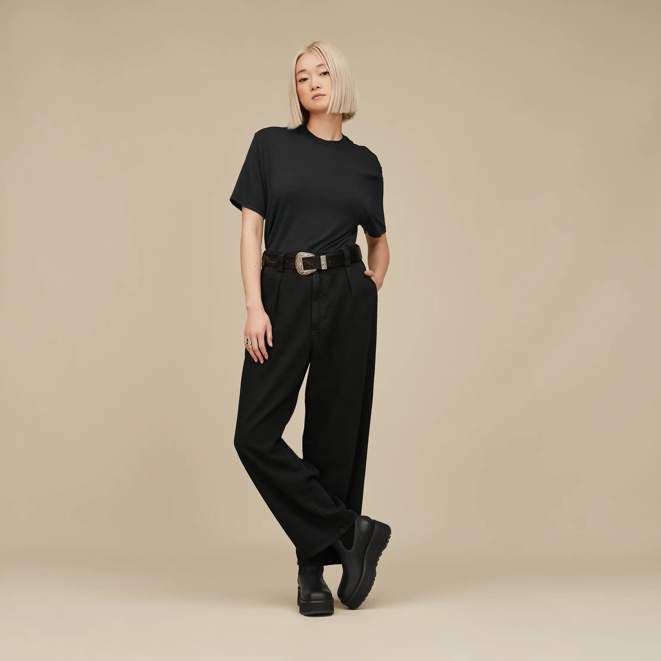 Women's Amarys Relaxed Tee - BLACK