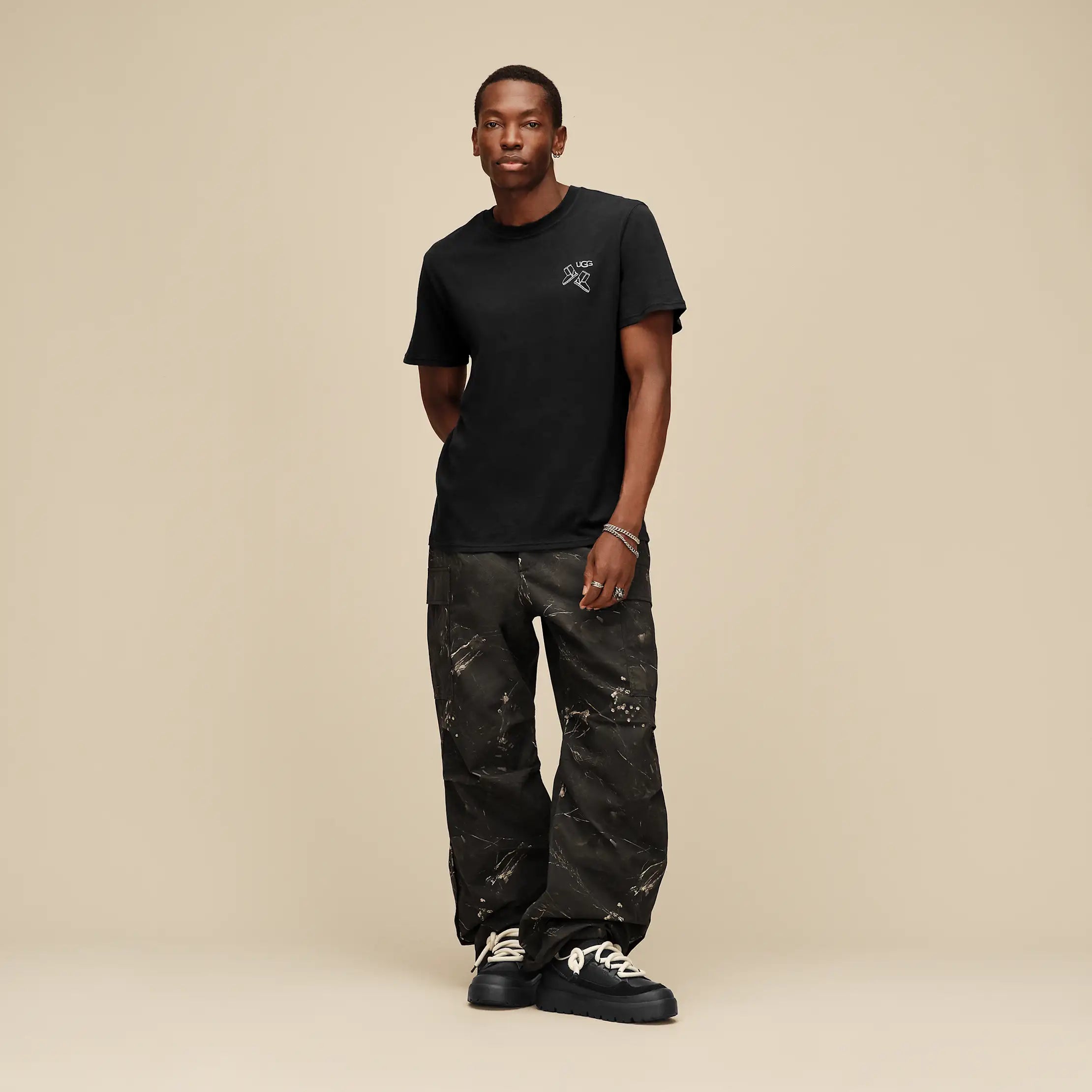 All Gender UGG Classic Boot Tee - BLACK