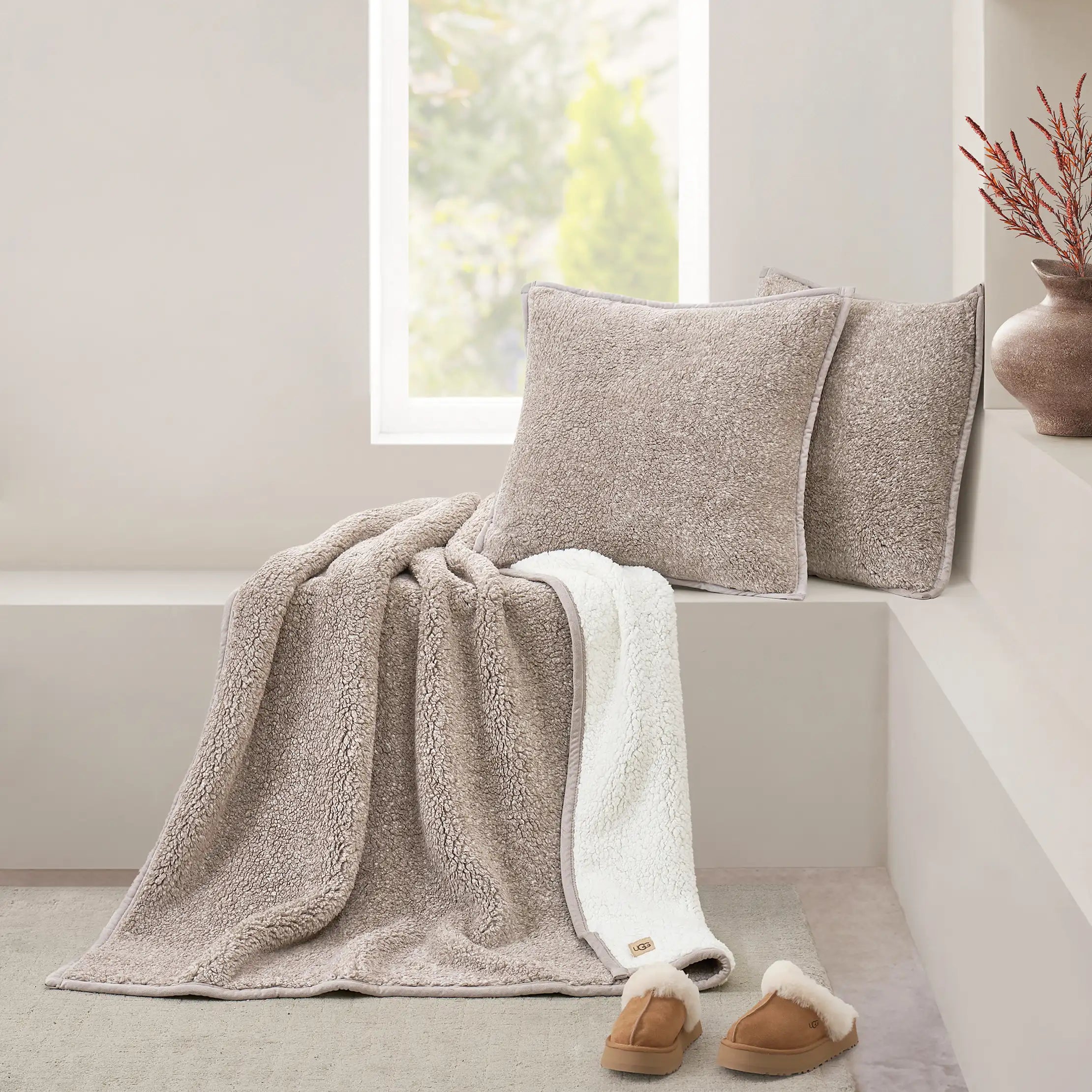 Home Classic UGGfluff Pillow 2 Pack - FAWN
