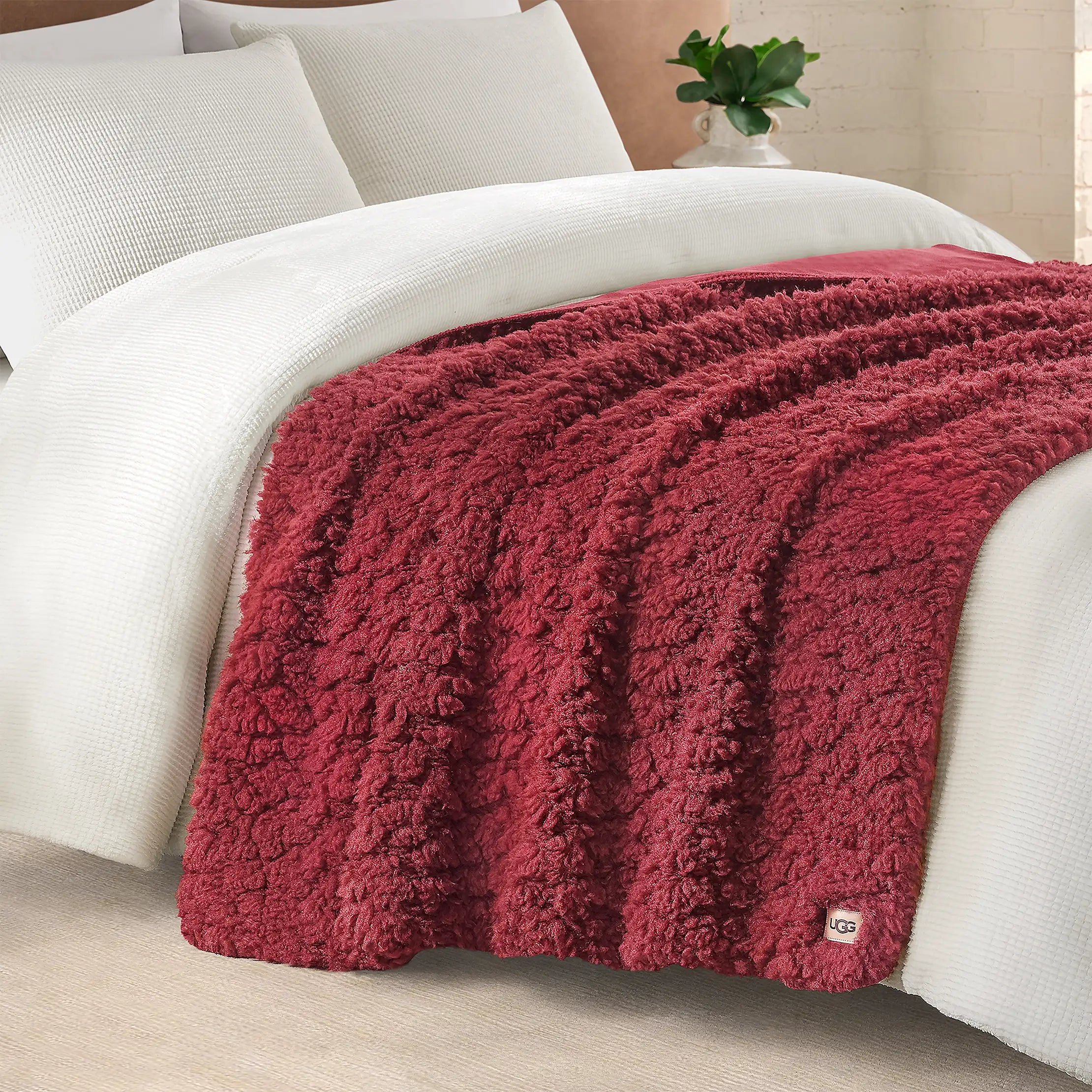 Home Shira Throw 50" x 70" - COFFEE BERRY