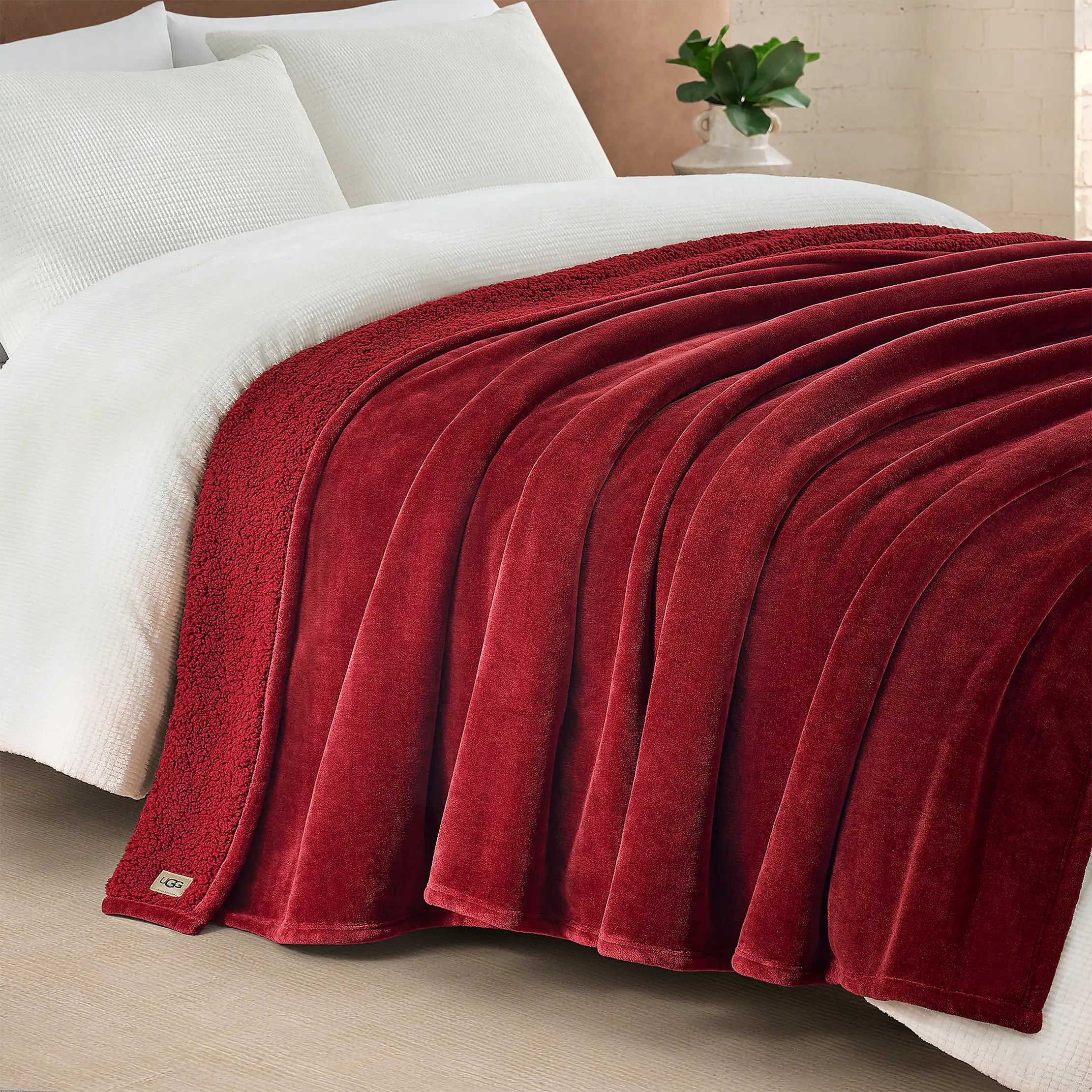 Home Avery XL Throw 90"x92" - COFFEE BERRY