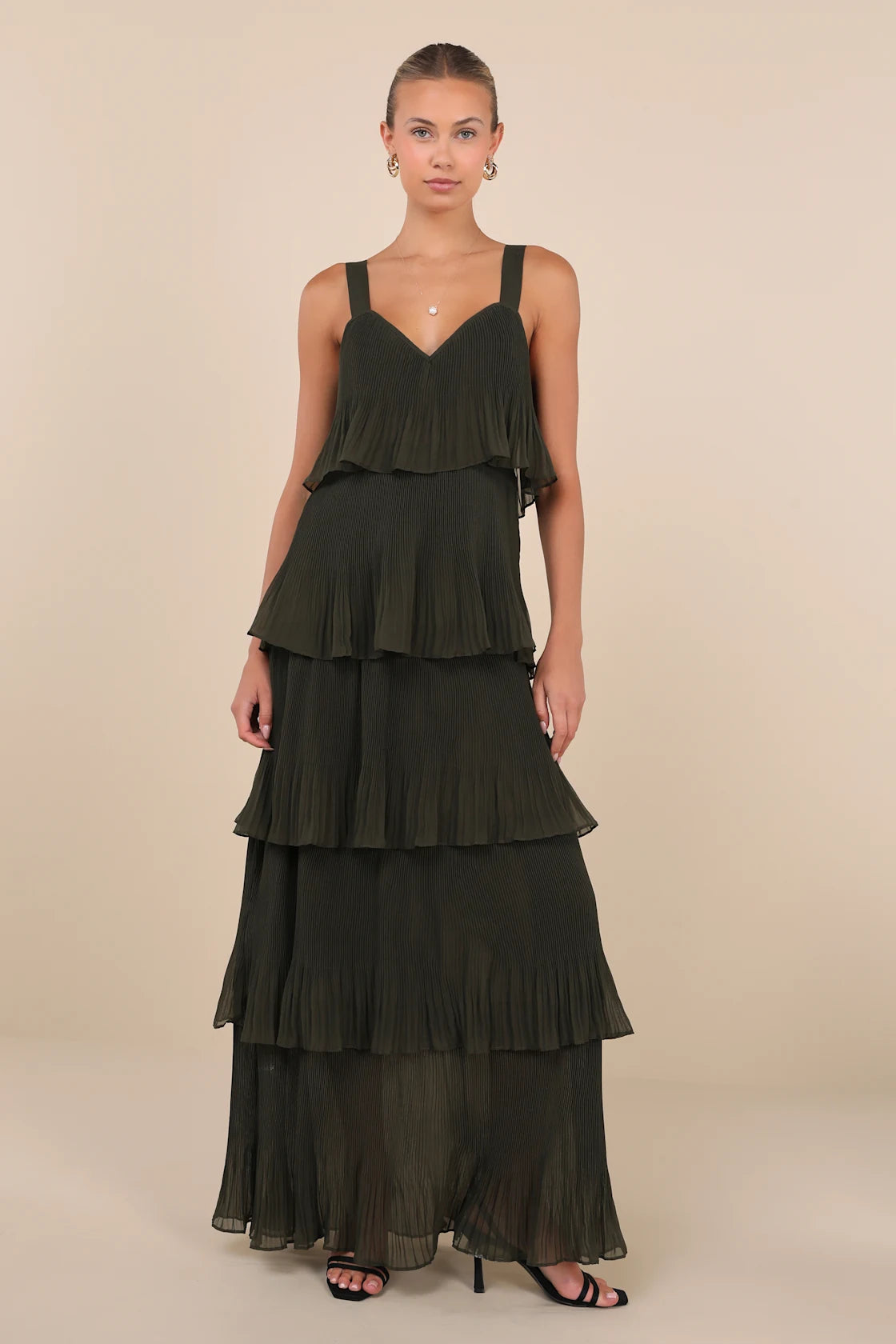 Elegant Nature Black Pleated Sleeveless Tiered Maxi Dress