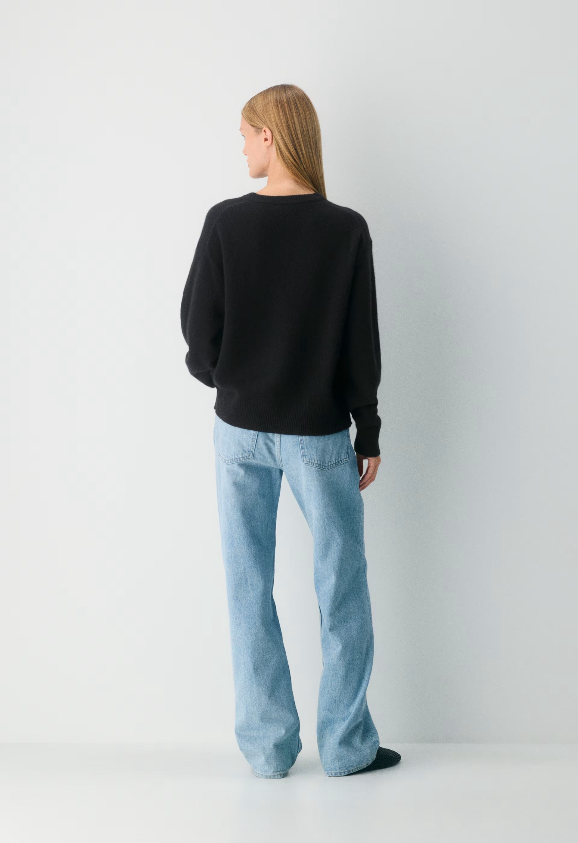 Essential Cashmere Context Sweater - BLACK