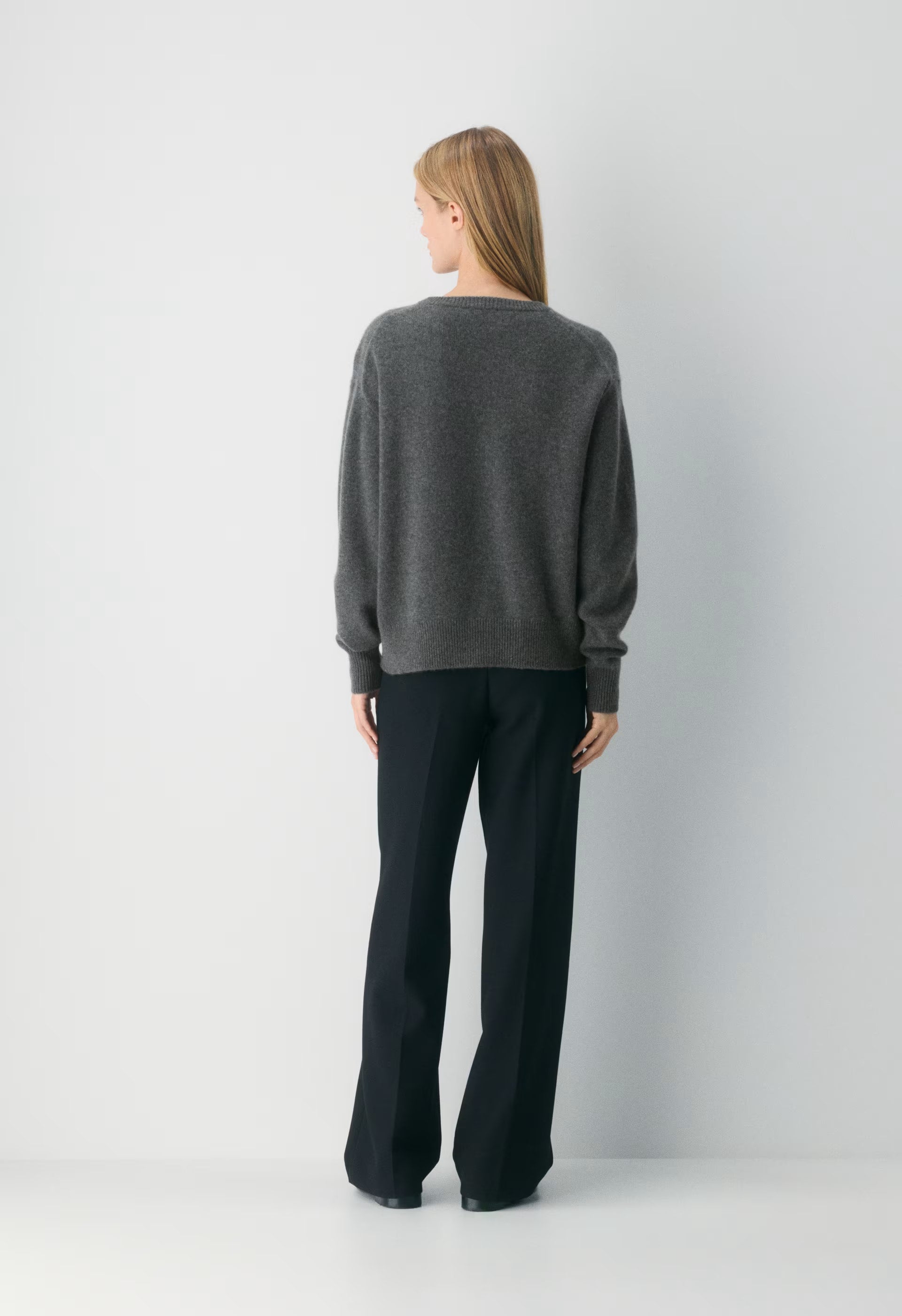 Essential Cashmere Context Sweater - HEATHER CHARCOAL