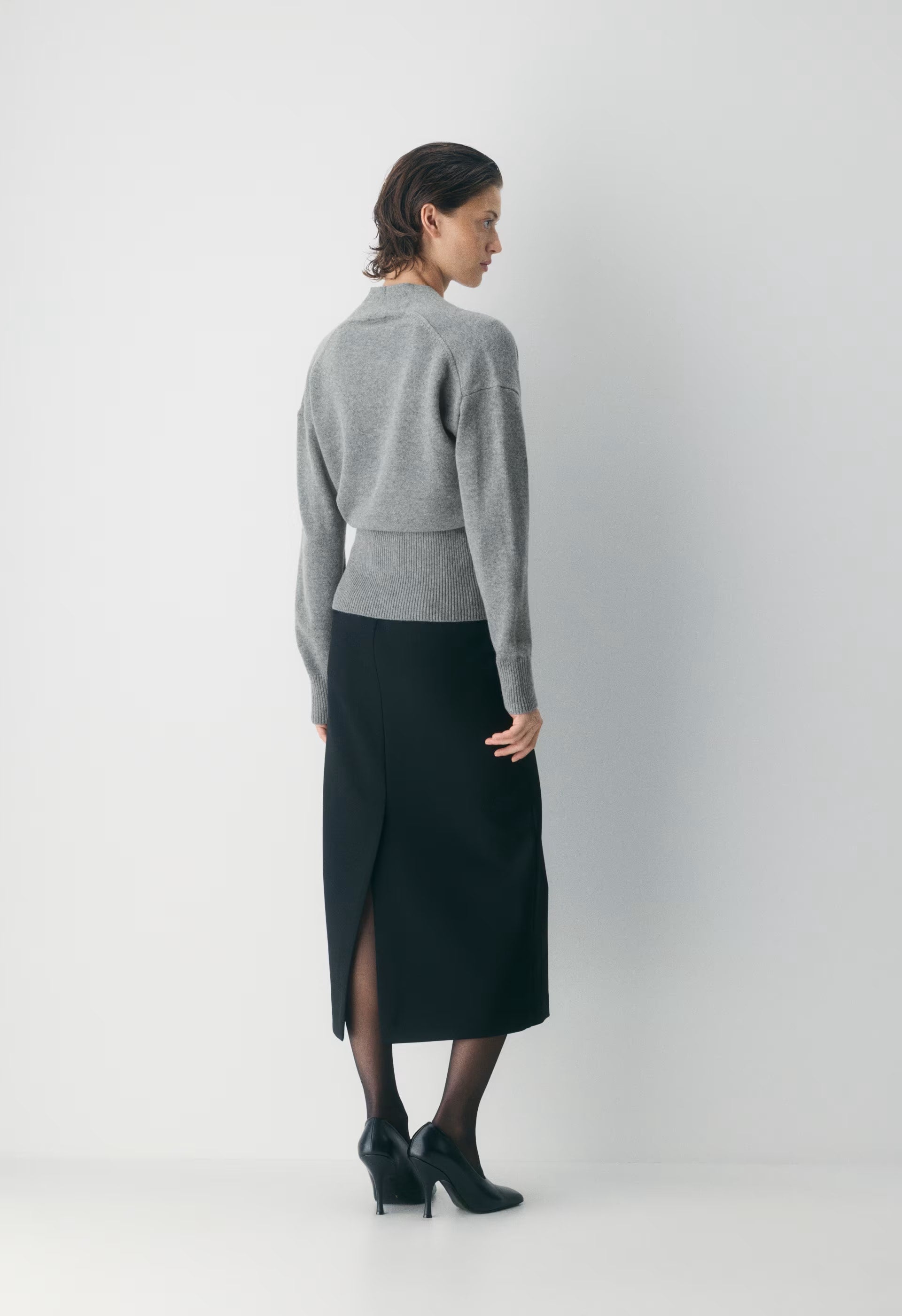 Atticus Merino Wool Sweater - HEATHER DARK GREY