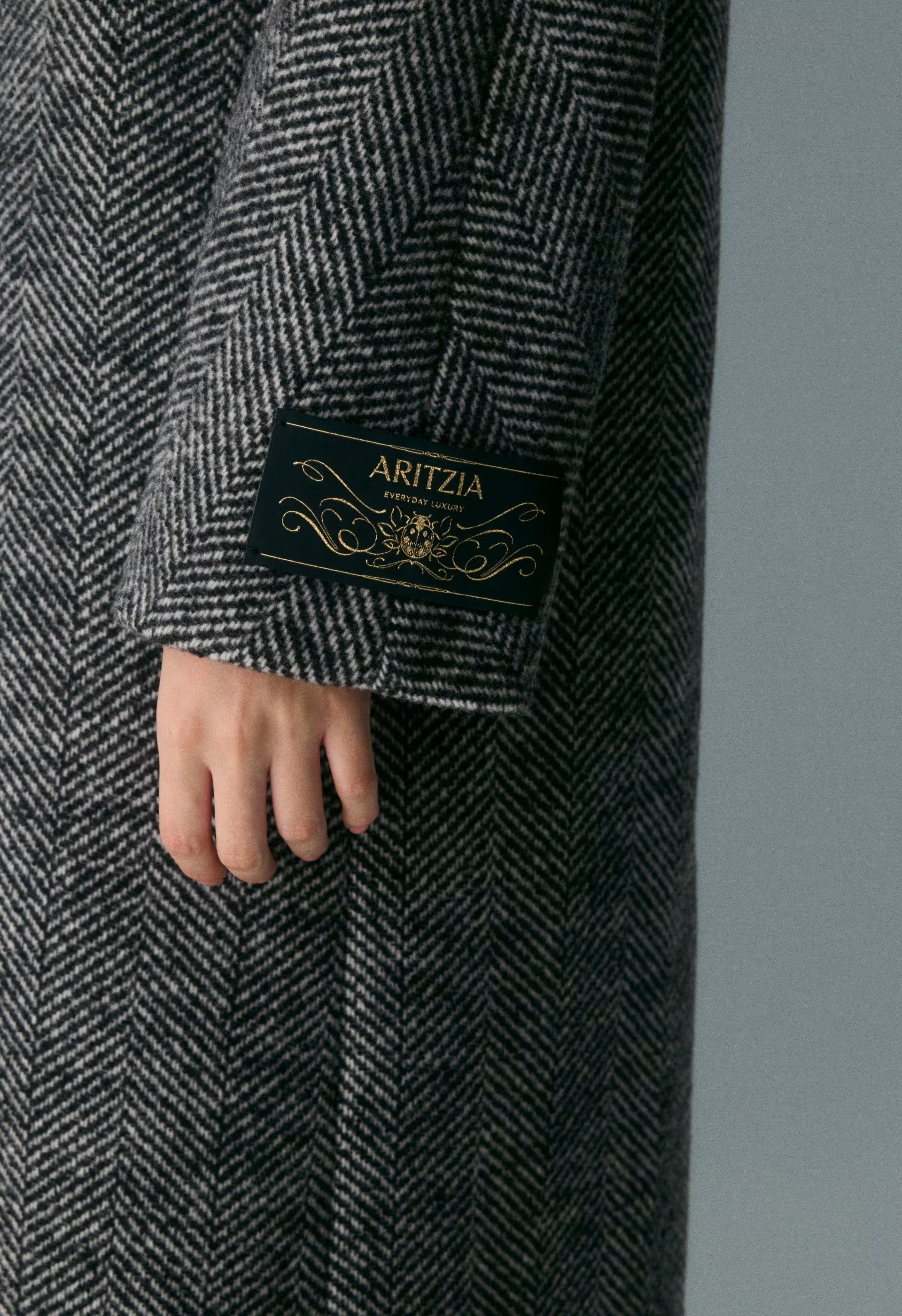 The Slouch™ Coat - Soft Wool Cashmere - HERRINGBONE BLK/WHT