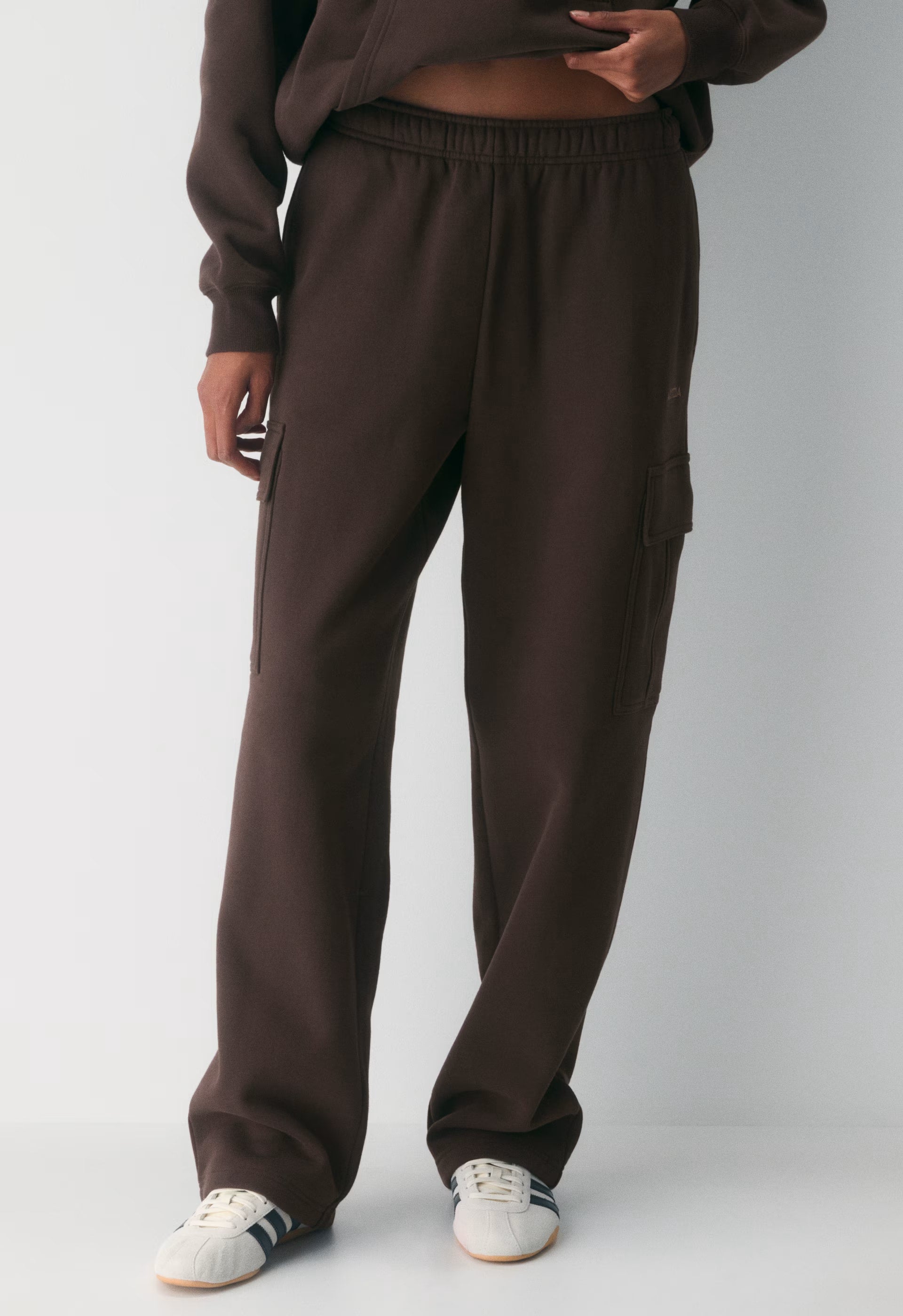 Cozy Sweatfleece Mega Cargo™ Sweatpant - RICH MOCHA BROWN