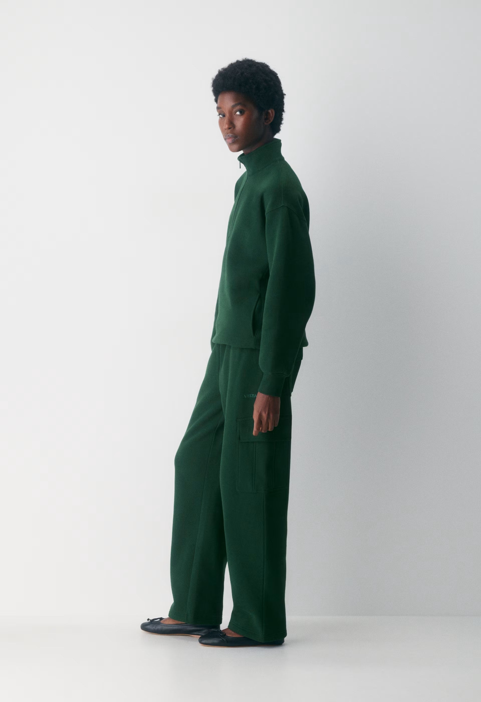Cozy Sweatfleece Mega Cargo™ Sweatpant - SCARAB