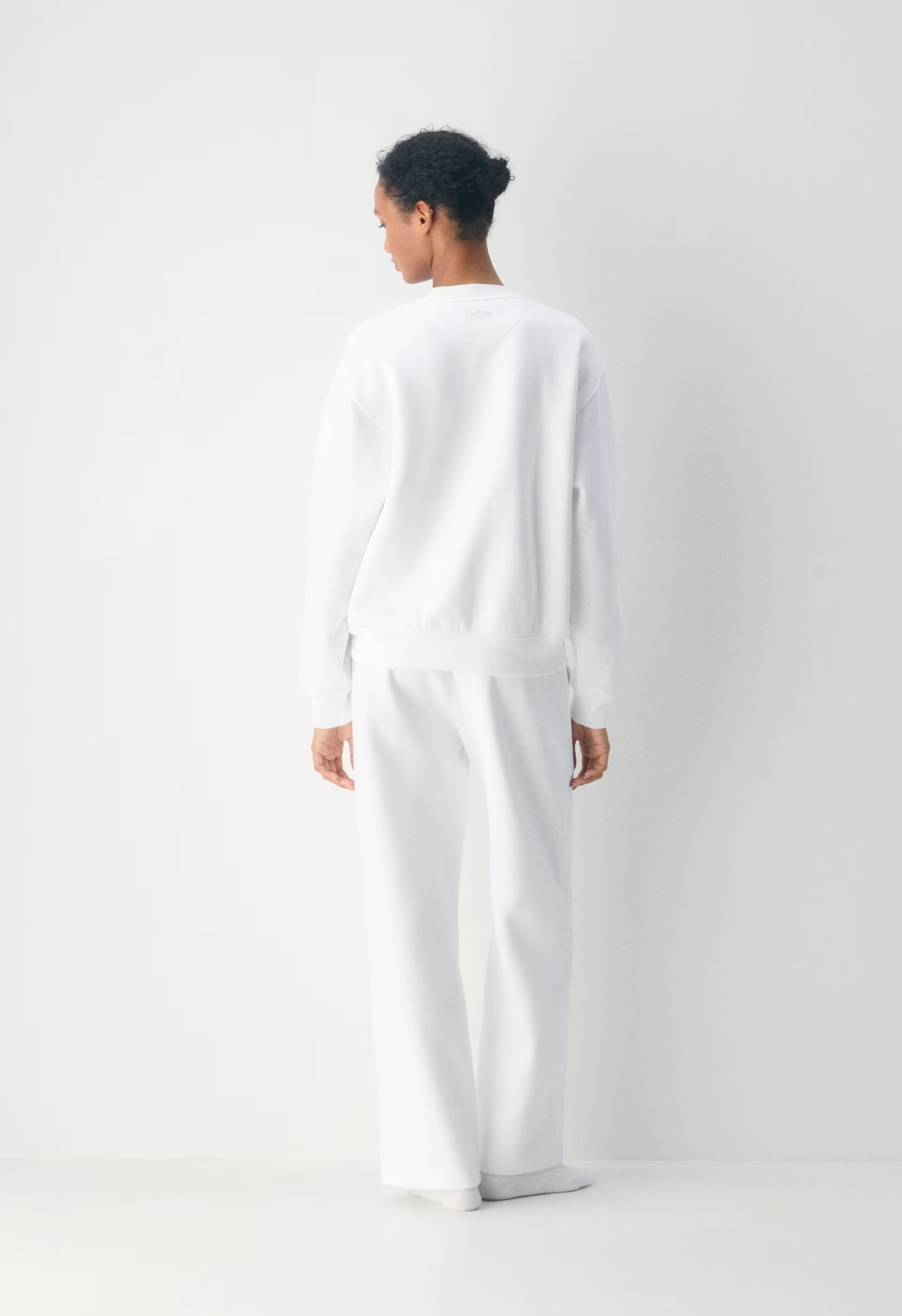 Cozy Sweatfleece Boyfriend Wide Sweatpant - WHITE