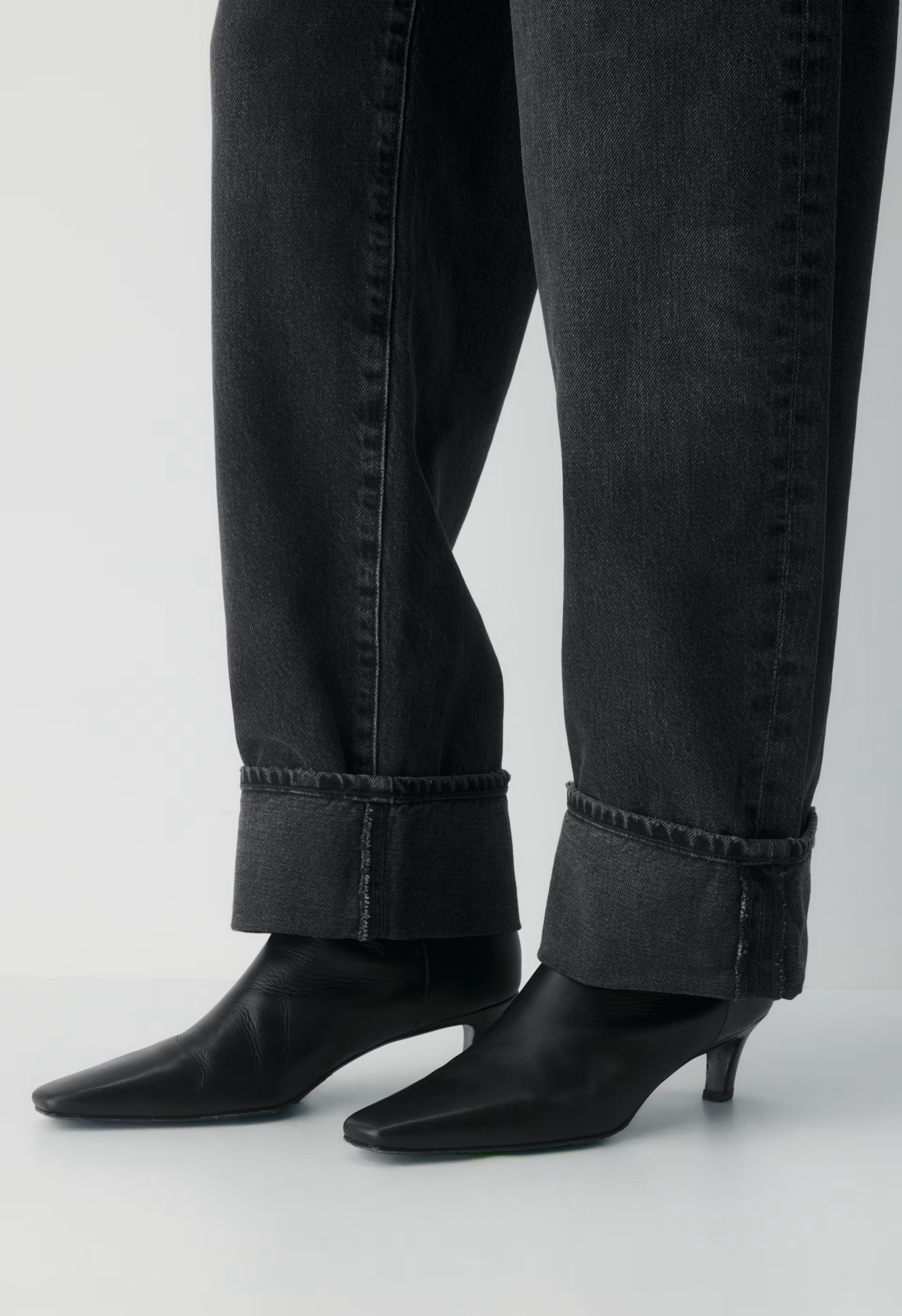 AGOLDE Cuffed Taper Jean - ARCANE