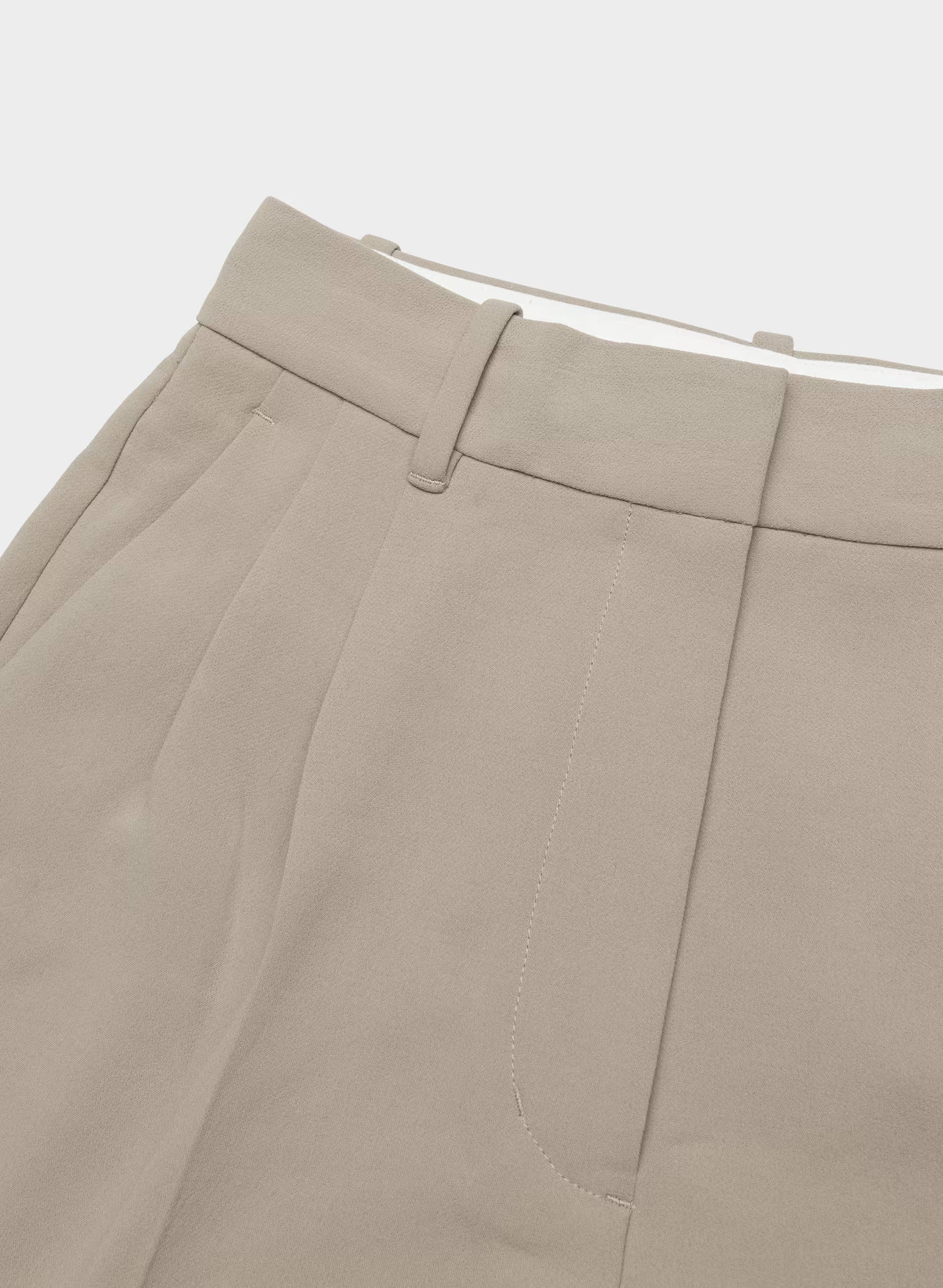 The Effortless Short™ Mini - Crepette™ - NOMAD TAUPE