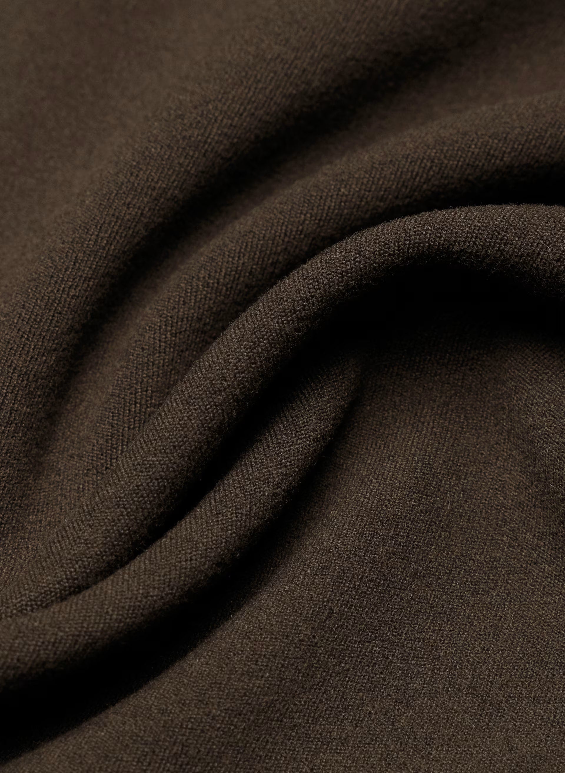 BUTTER Essential T-Shirt - CACAO NIB BROWN