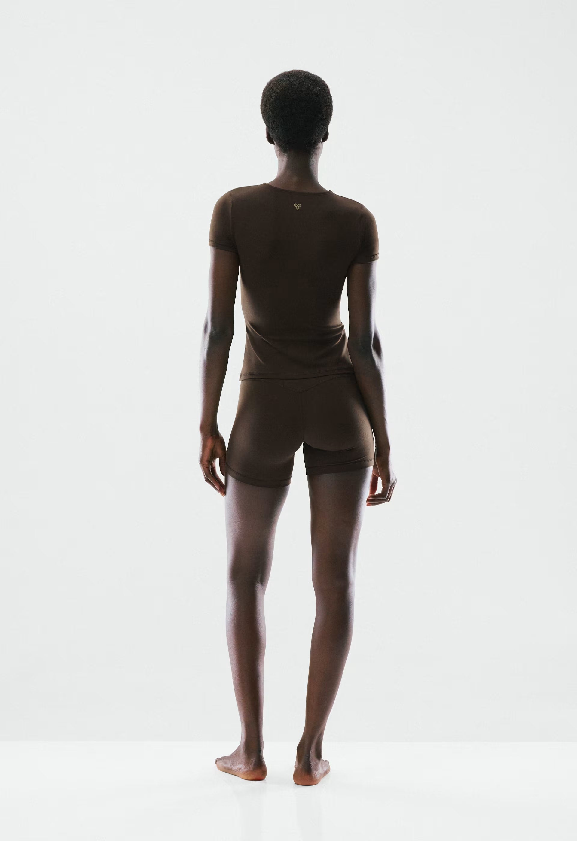 BUTTER Essential T-Shirt - CACAO NIB BROWN