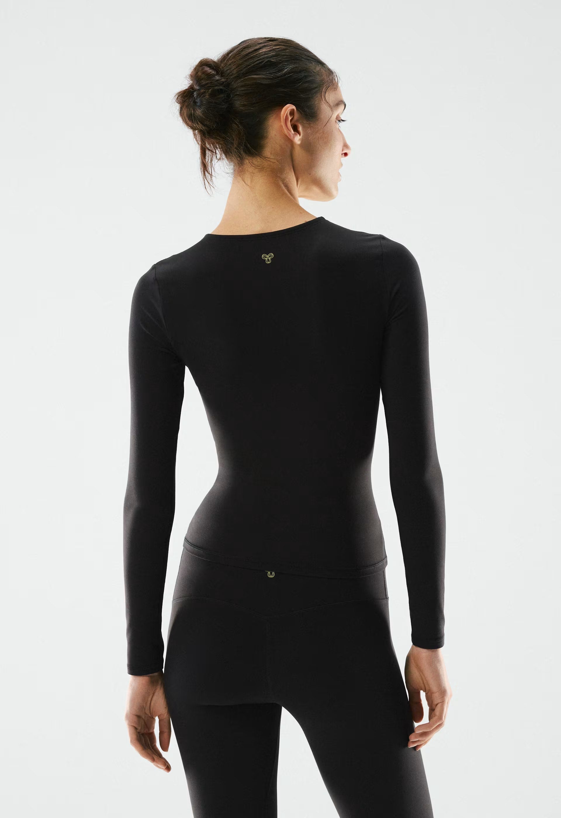 BUTTER Essential Longsleeve - BLACK