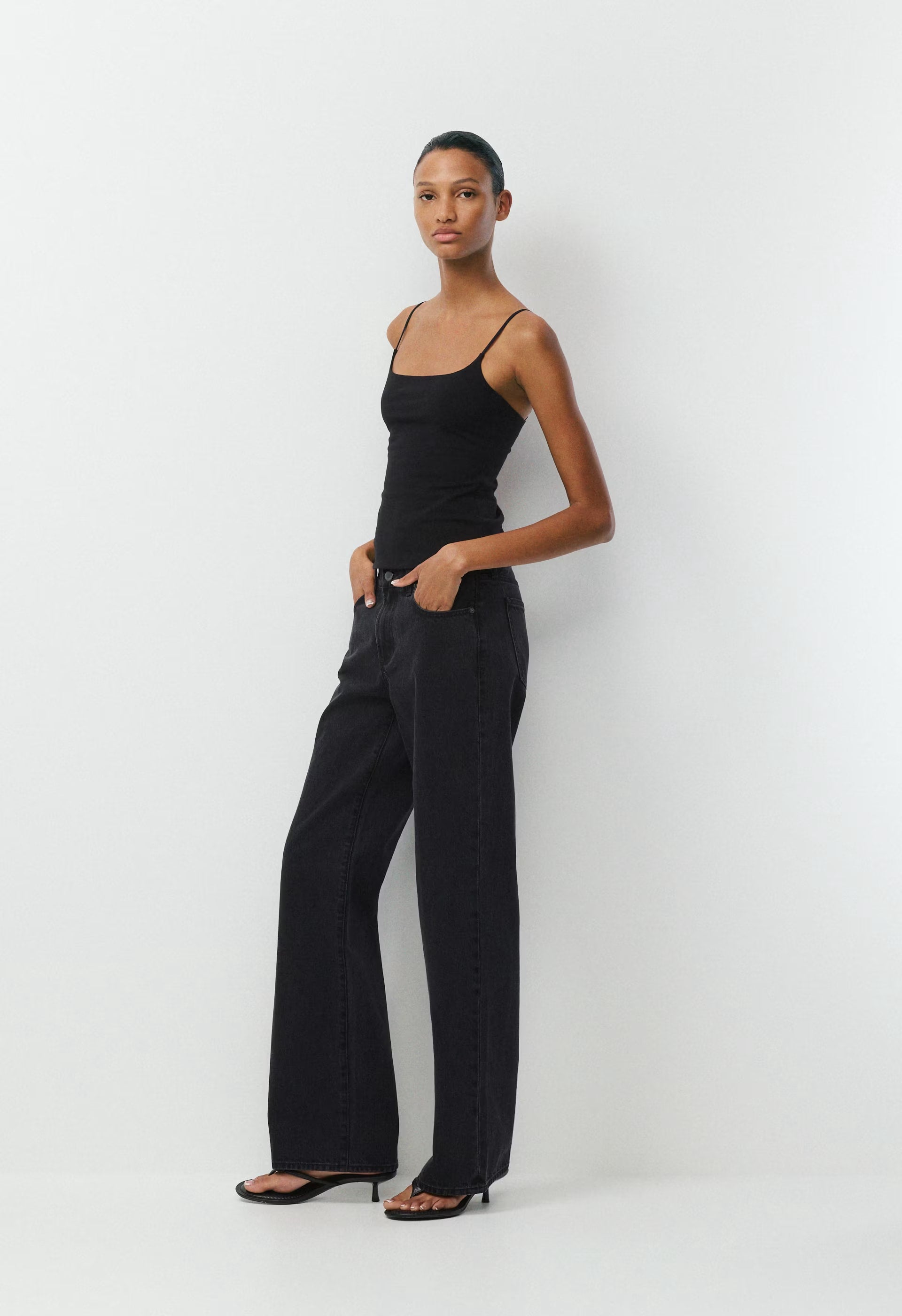 Casual Contour Presence Cami Tank - BLACK