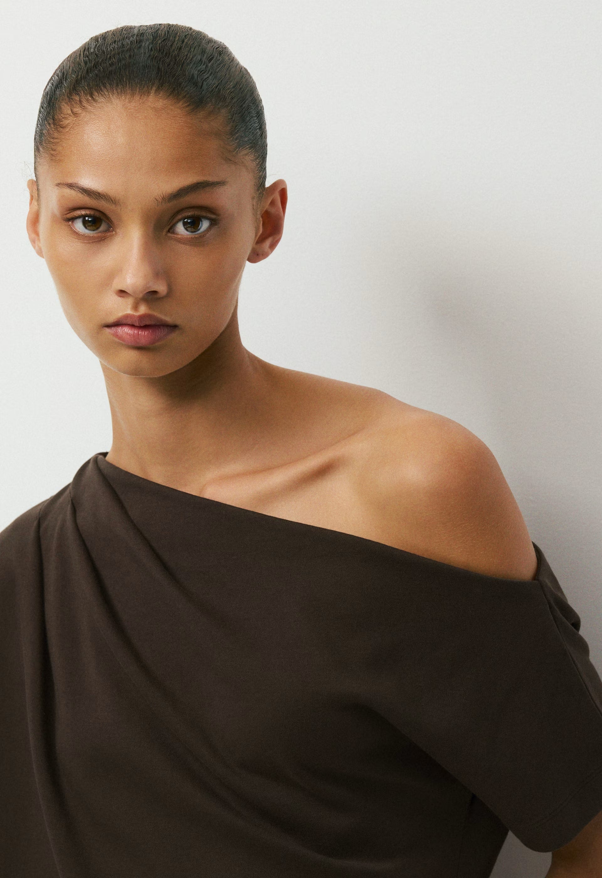 InterLock Cotton Script Top - CACAO NIB BROWN