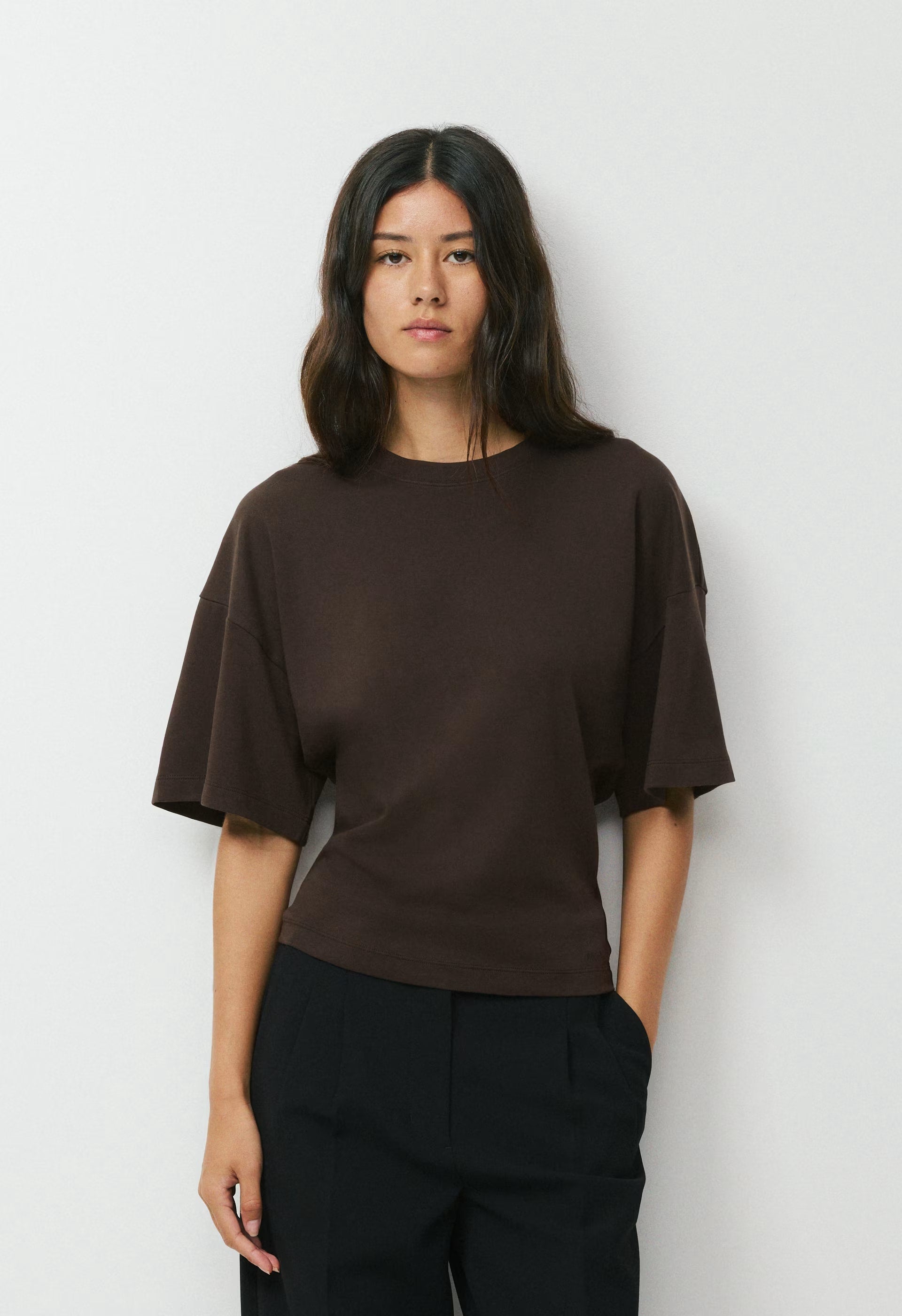 InterLock Cotton Barclay T-Shirt - CACAO NIB BROWN