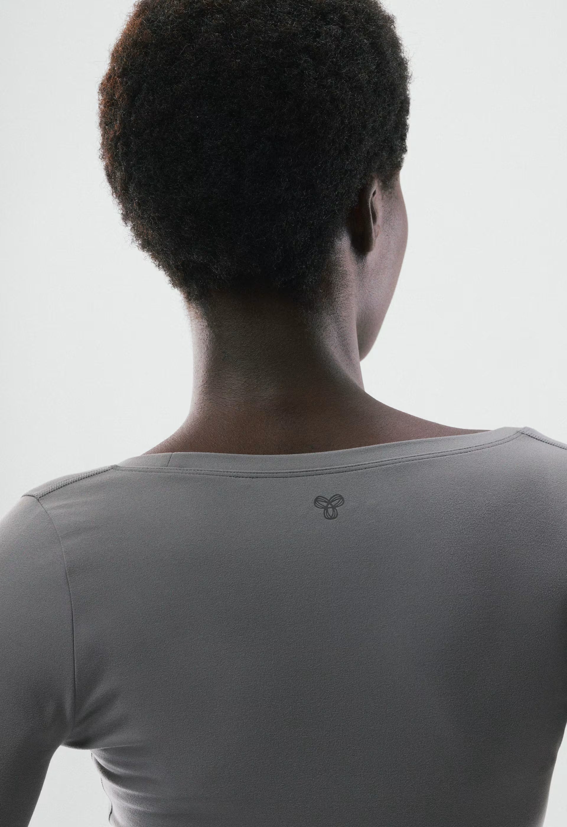 BUTTER Focal Wrap Longsleeve - DARK GREY