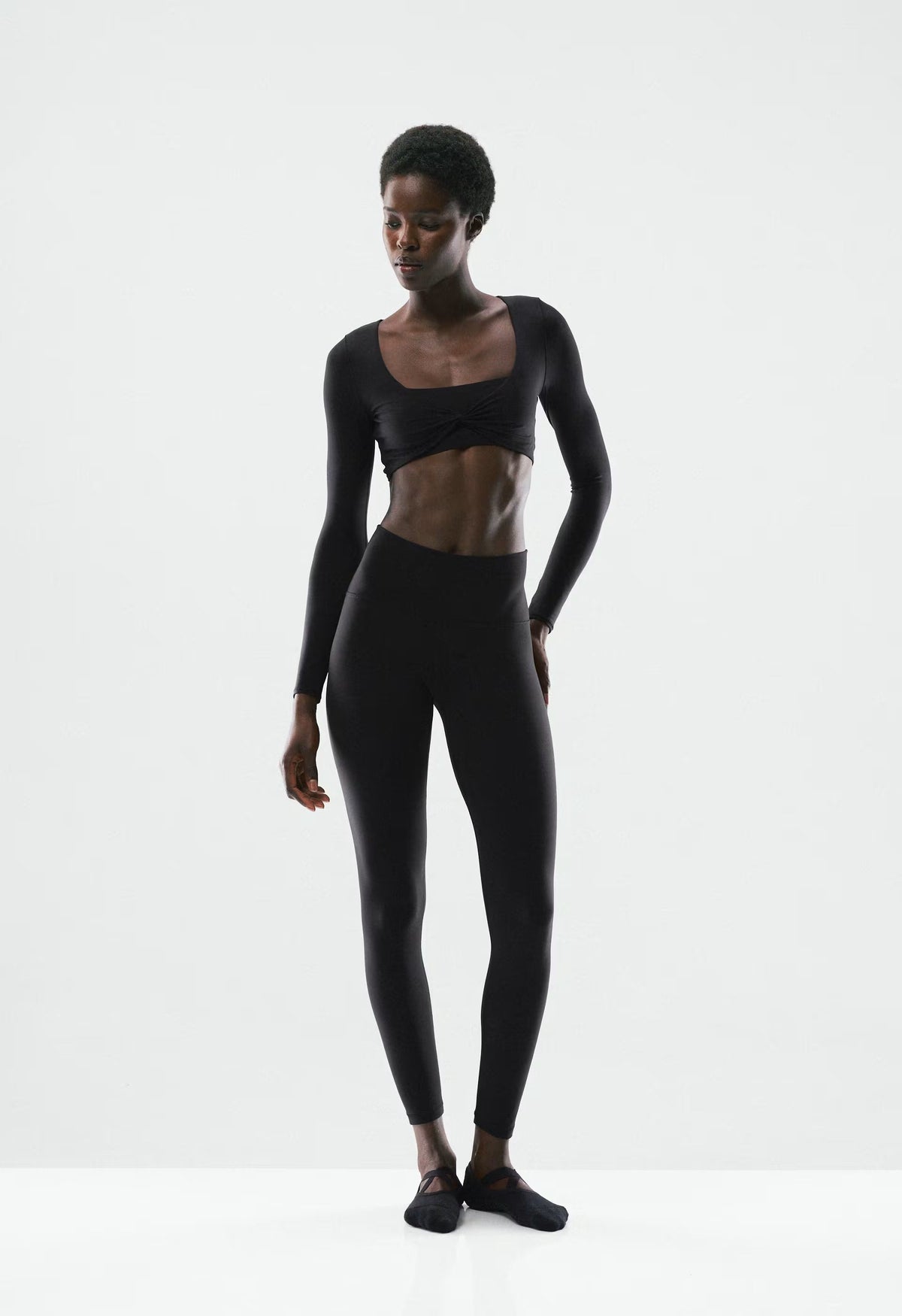 AirBUTTER™ Repose Longsleeve - BLACK