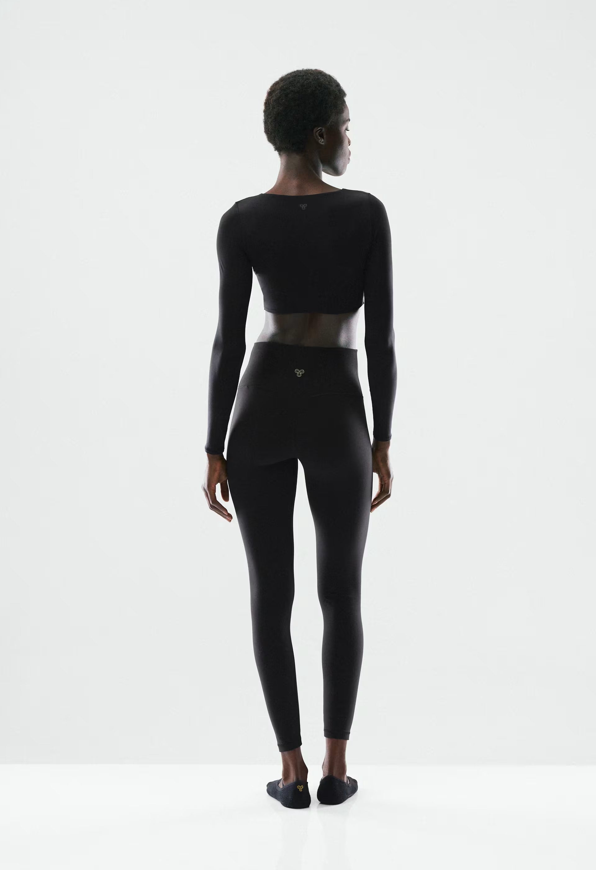 AirBUTTER™ Repose Longsleeve - BLACK