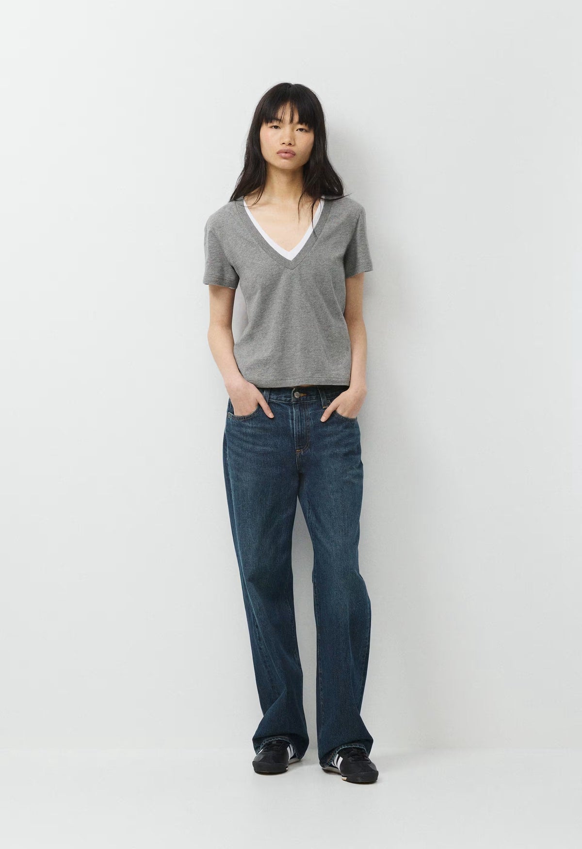 Soft Feels™ Booth T-Shirt - HEATHER DARK GREY