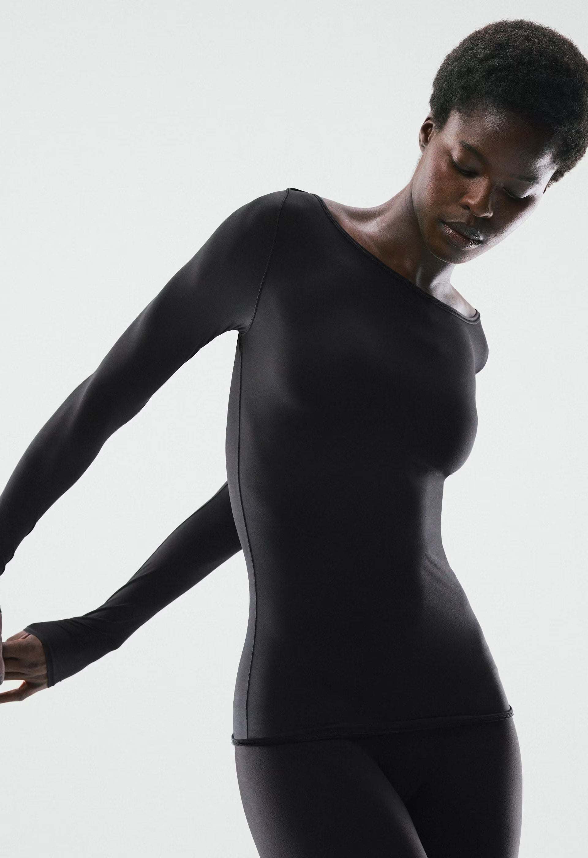 AirBUTTER™ Poise Longsleeve - BLACK