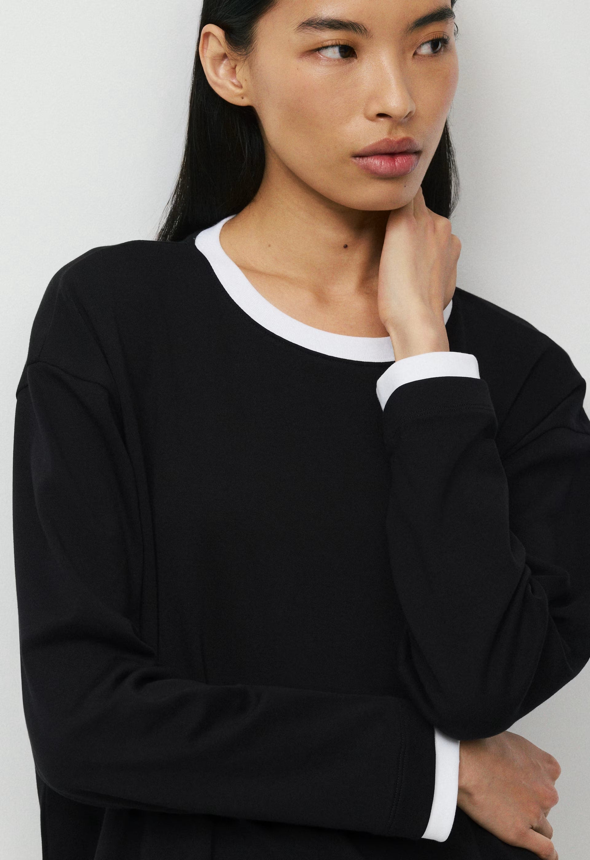 InterLock Cotton Steps Longsleeve - BLACK/WHITE