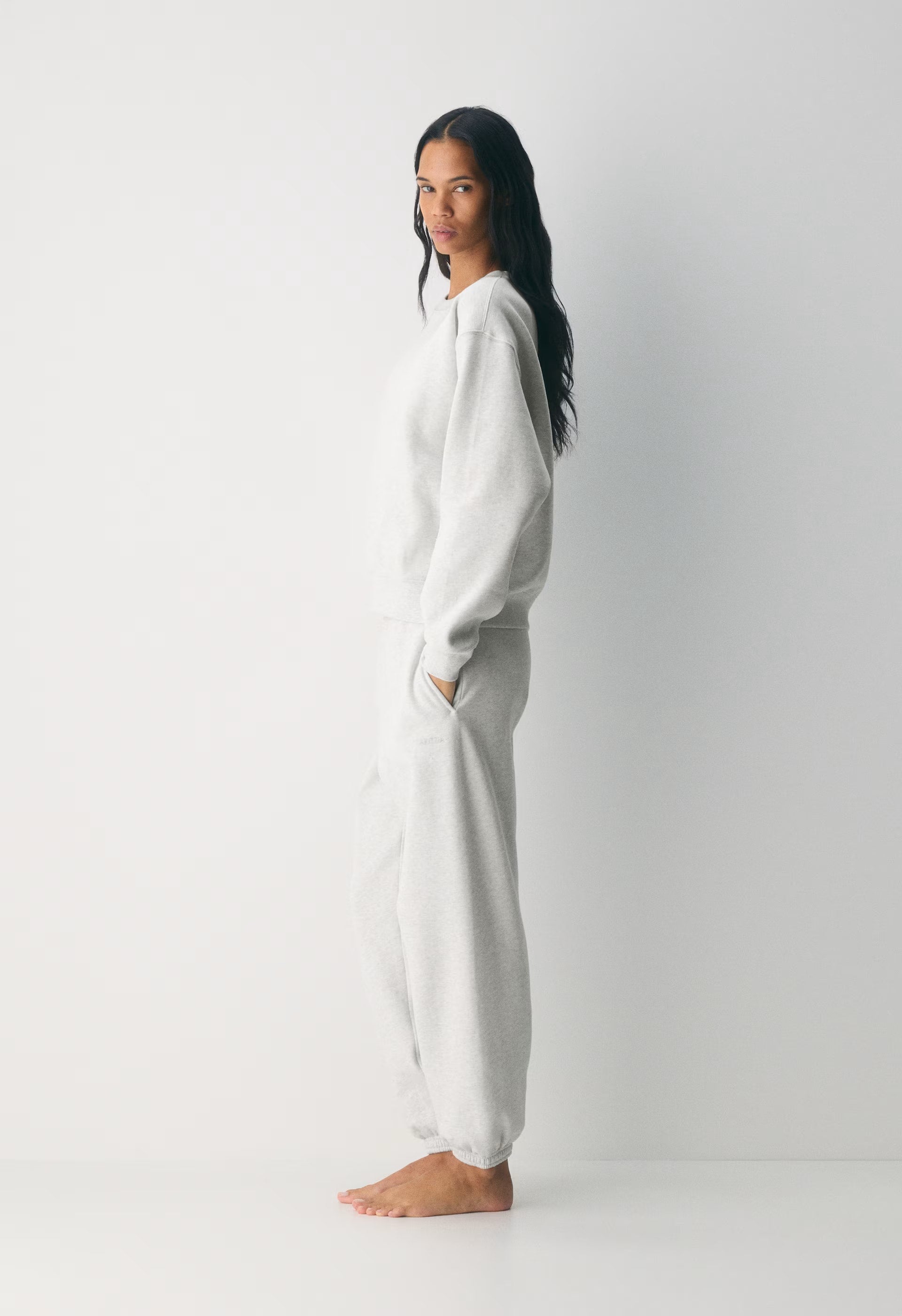 Cozy Sweatfleece Perfect Crew Sweatshirt - HEATHER CLOUD WHITE