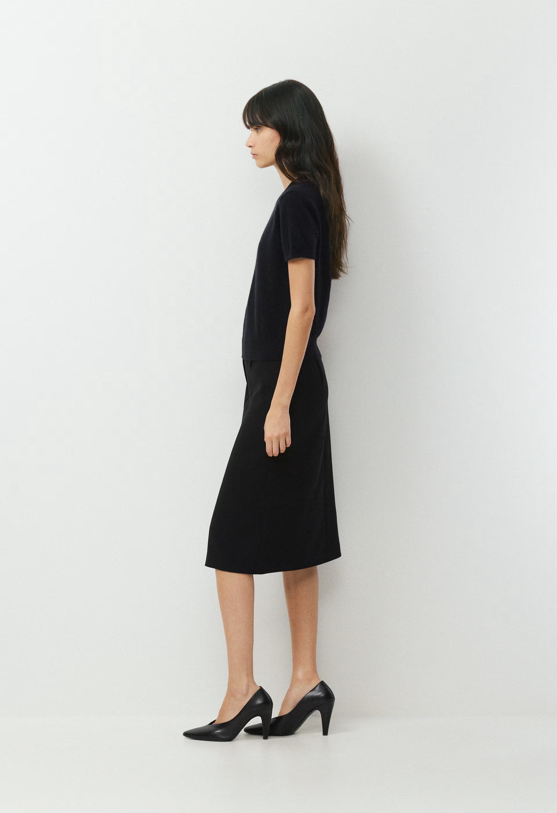 Bare Cashmere Bloor Shortsleeve Sweater - BLACK