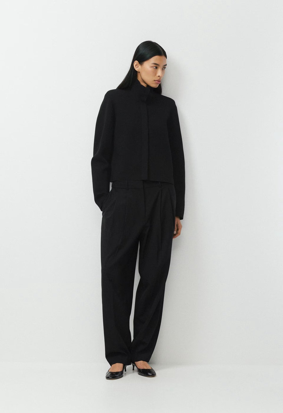 Quorum Cardigan - Wonder Yarn - BLACK