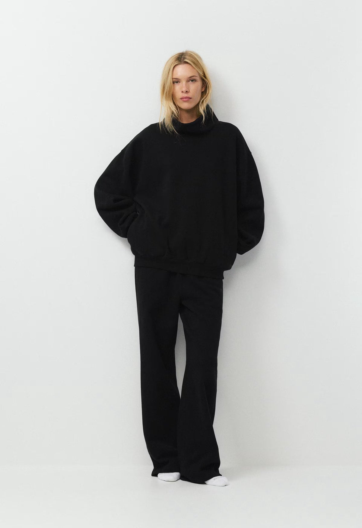 Cozy Sweatfleece Mega Funnel Neck - BLACK