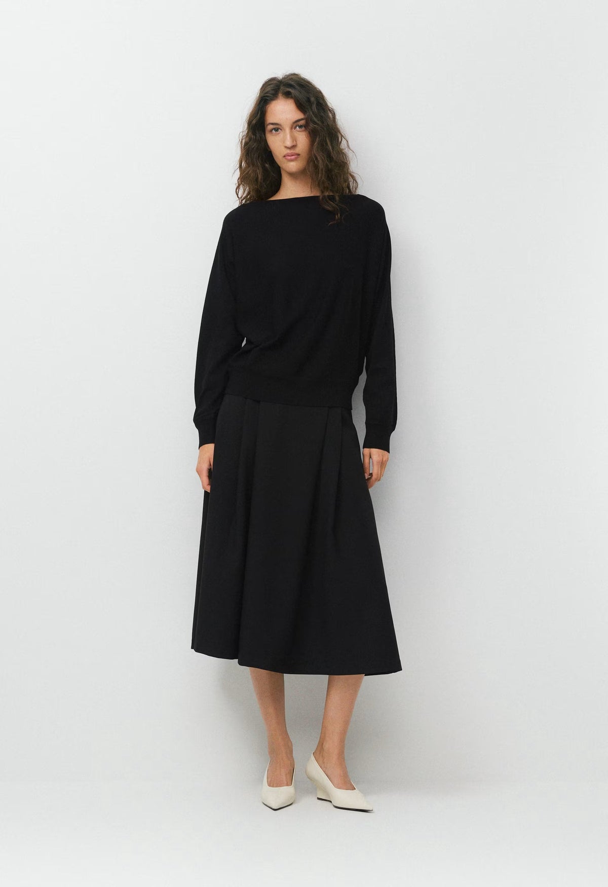 Inspiration Sweater - Wonder Yarn - BLACK