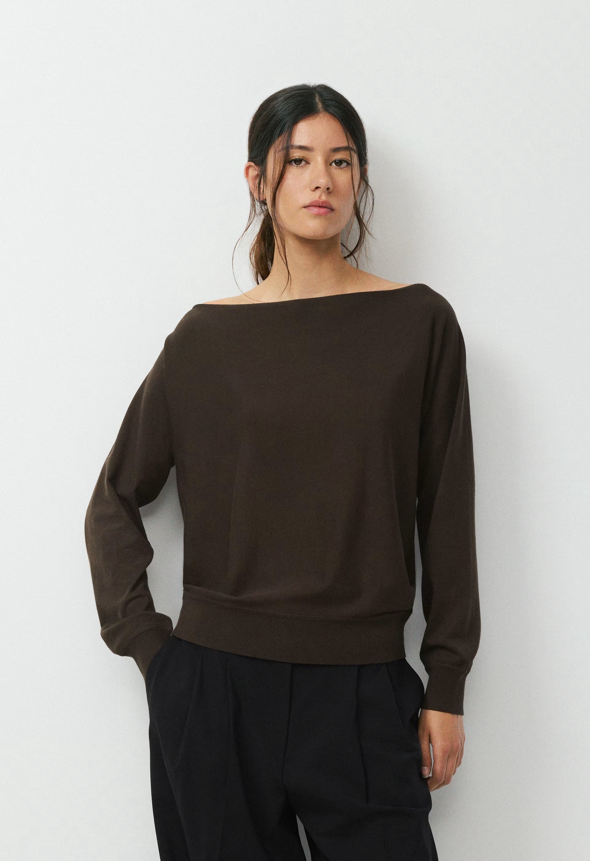 Inspiration Sweater - Wonder Yarn - CACAO NIB BROWN