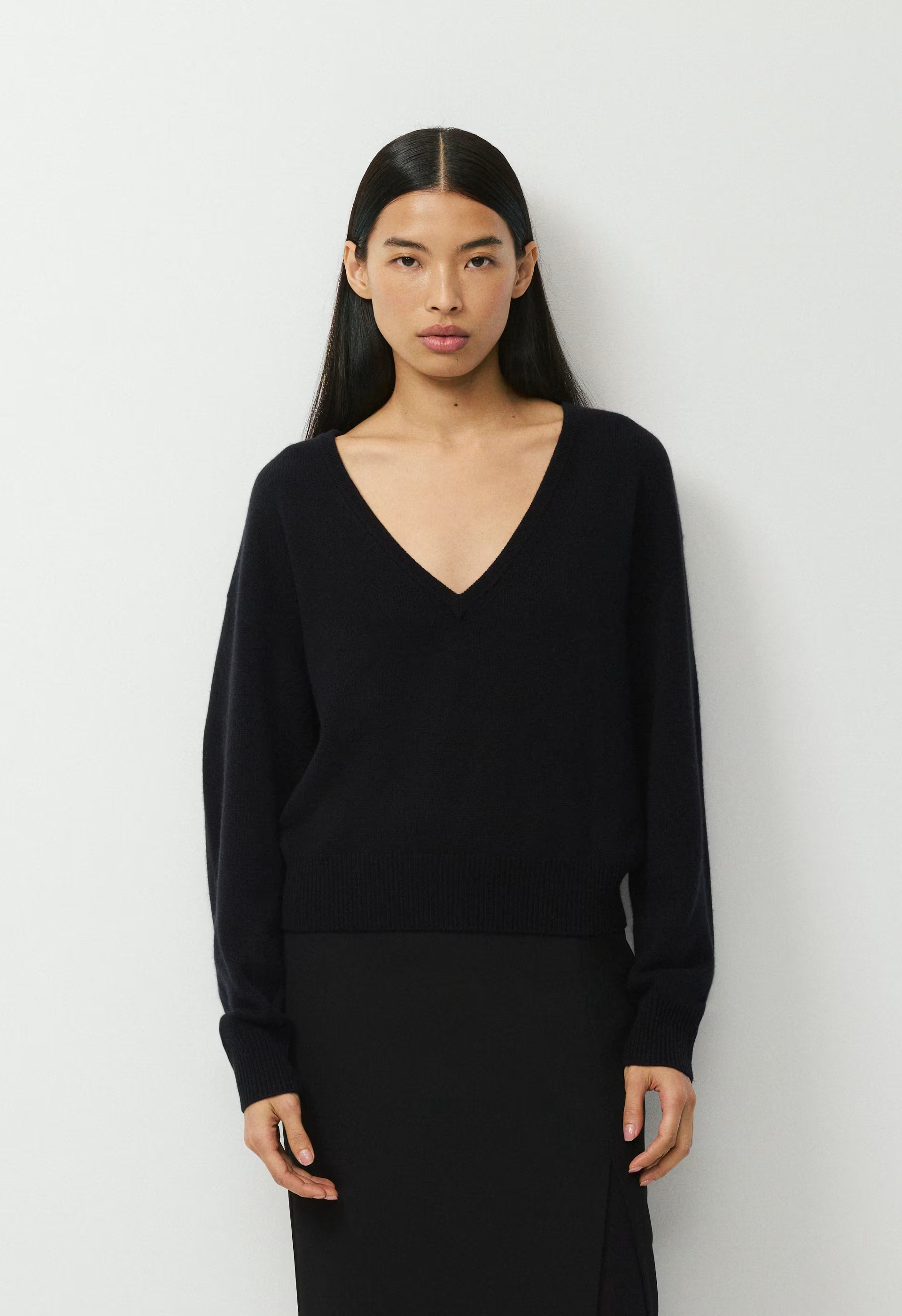 Essential Wool Cashmere Depth Sweater - BLACK