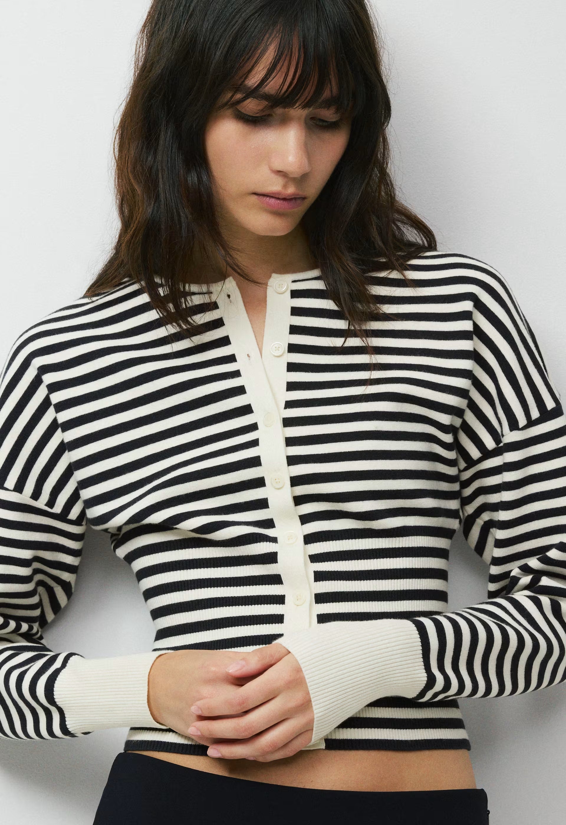 Golightly Cardigan - Wonder Yarn - LT BIRCH/ DK NGHT NVY