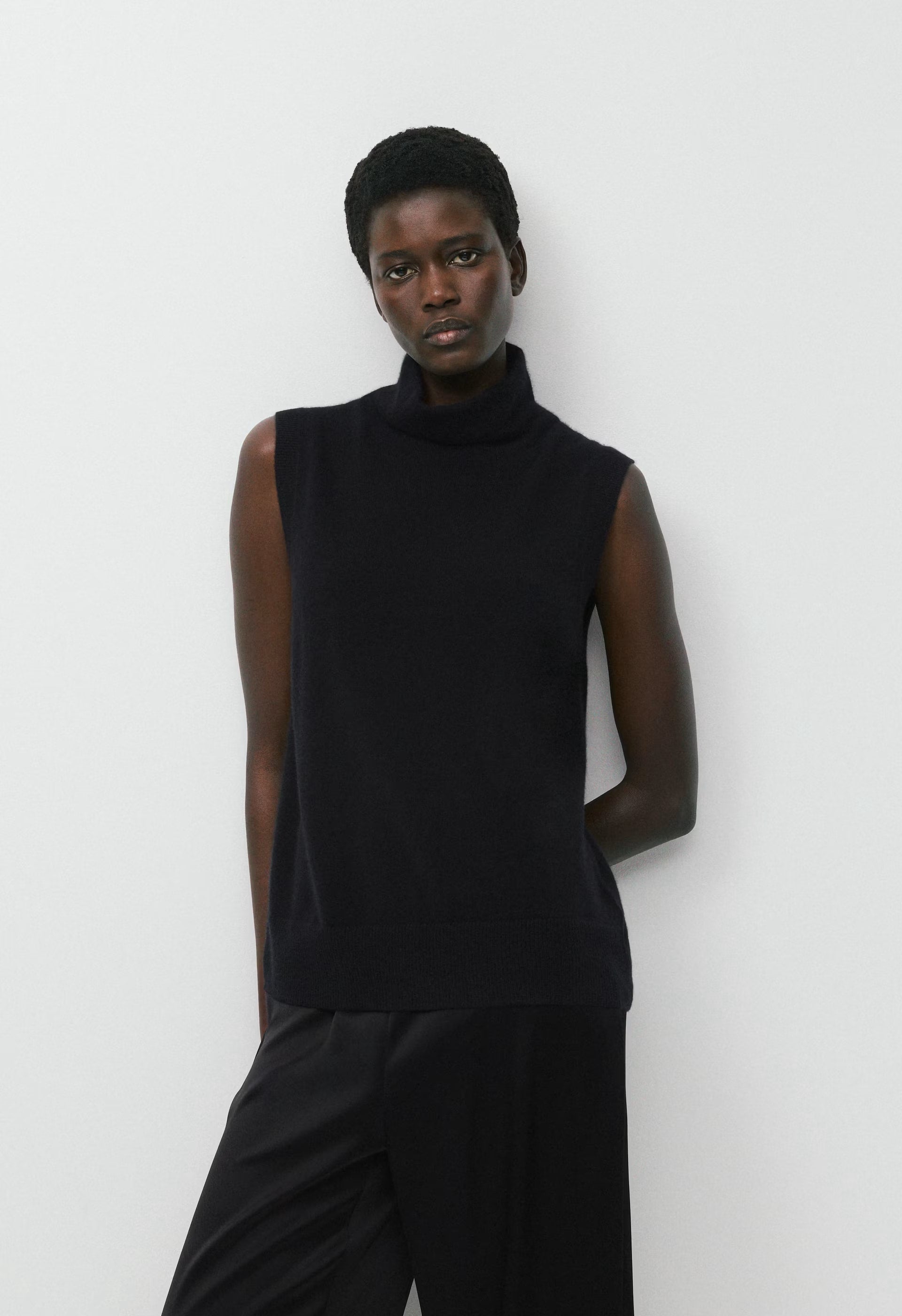 Bare Cashmere Opus Mockneck - BLACK