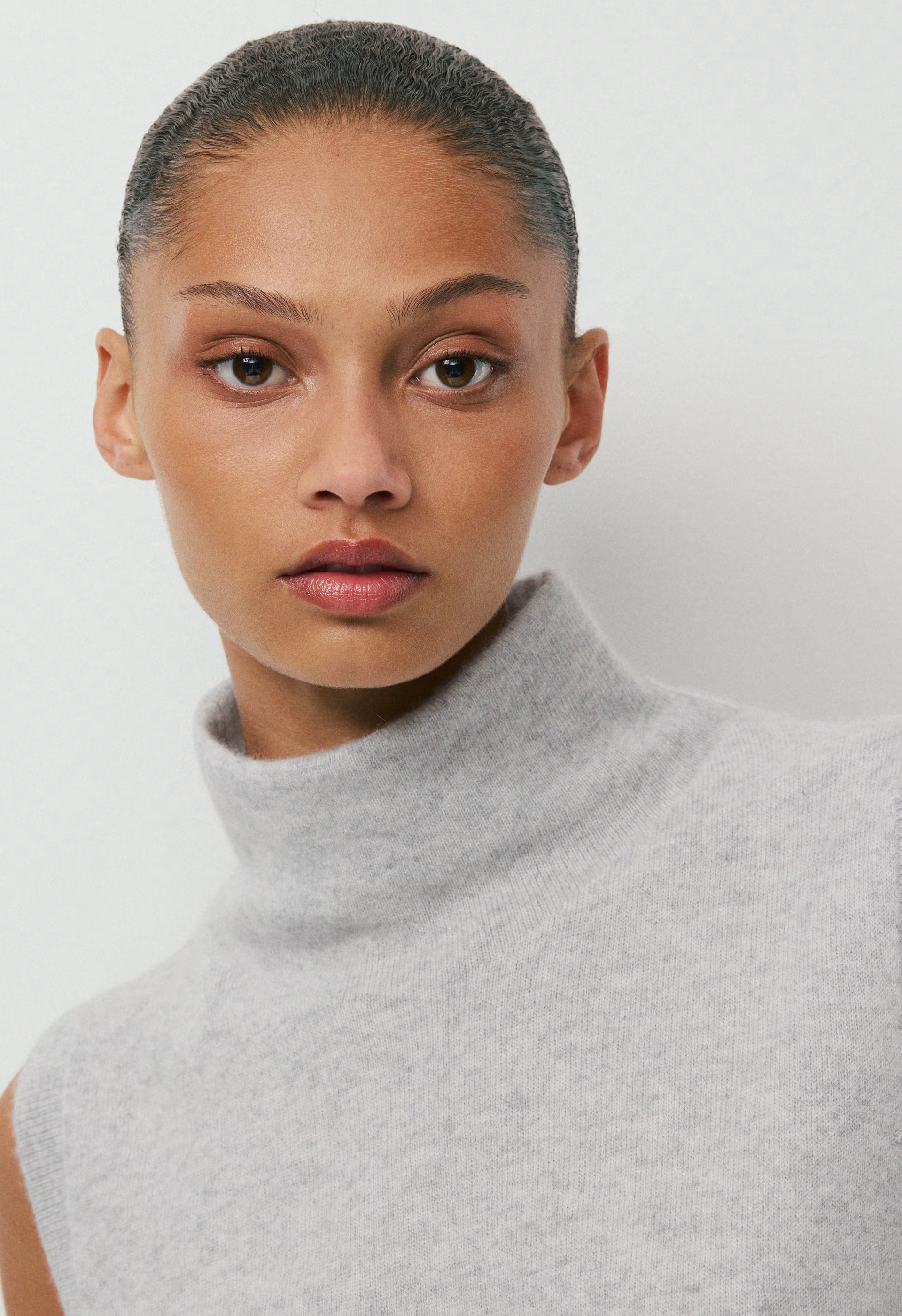 Bare Cashmere Opus Mockneck - CACAO NIB BROWN