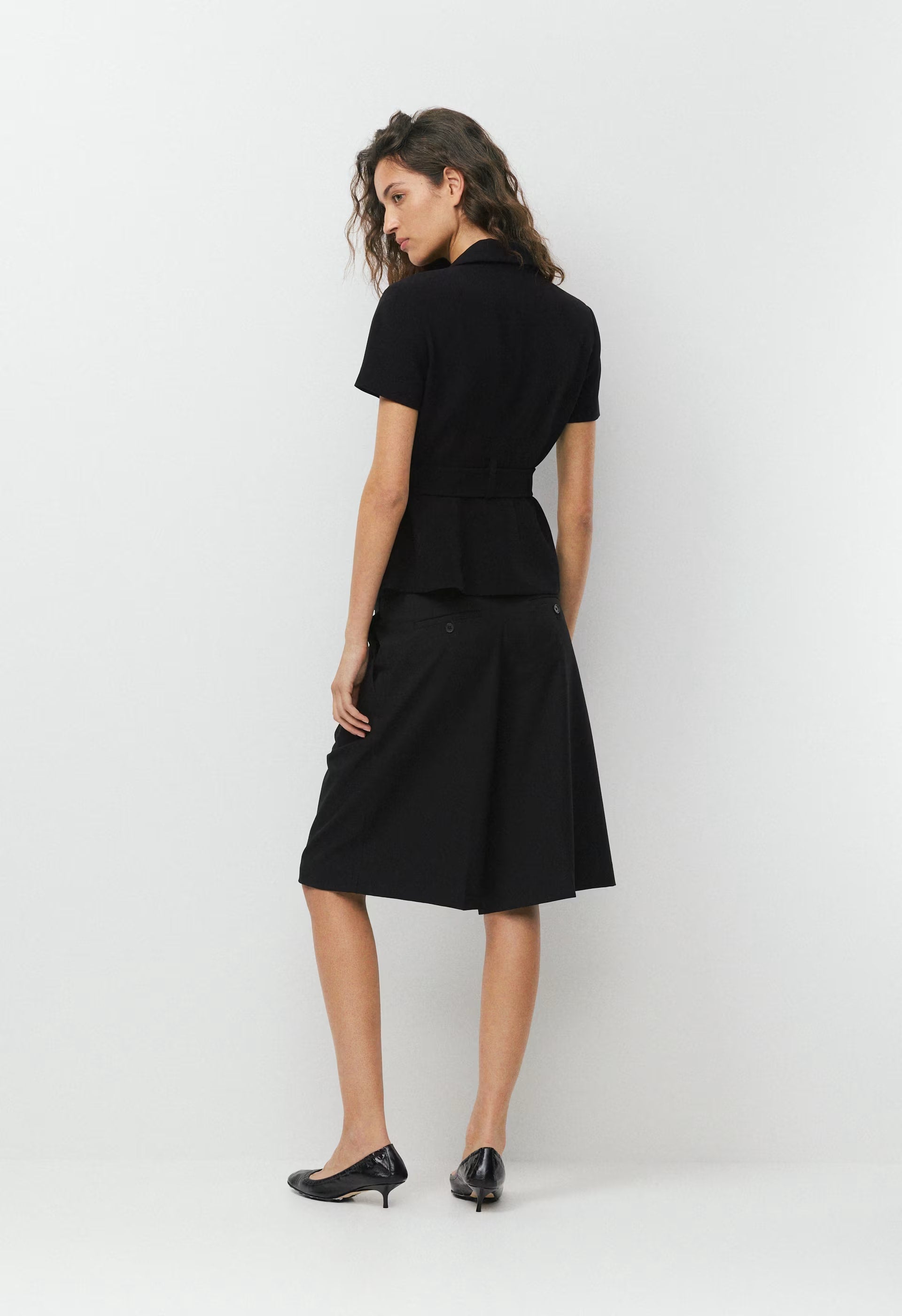 Brynn Shortsleeve Blazer - Sway Crepe - BLACK