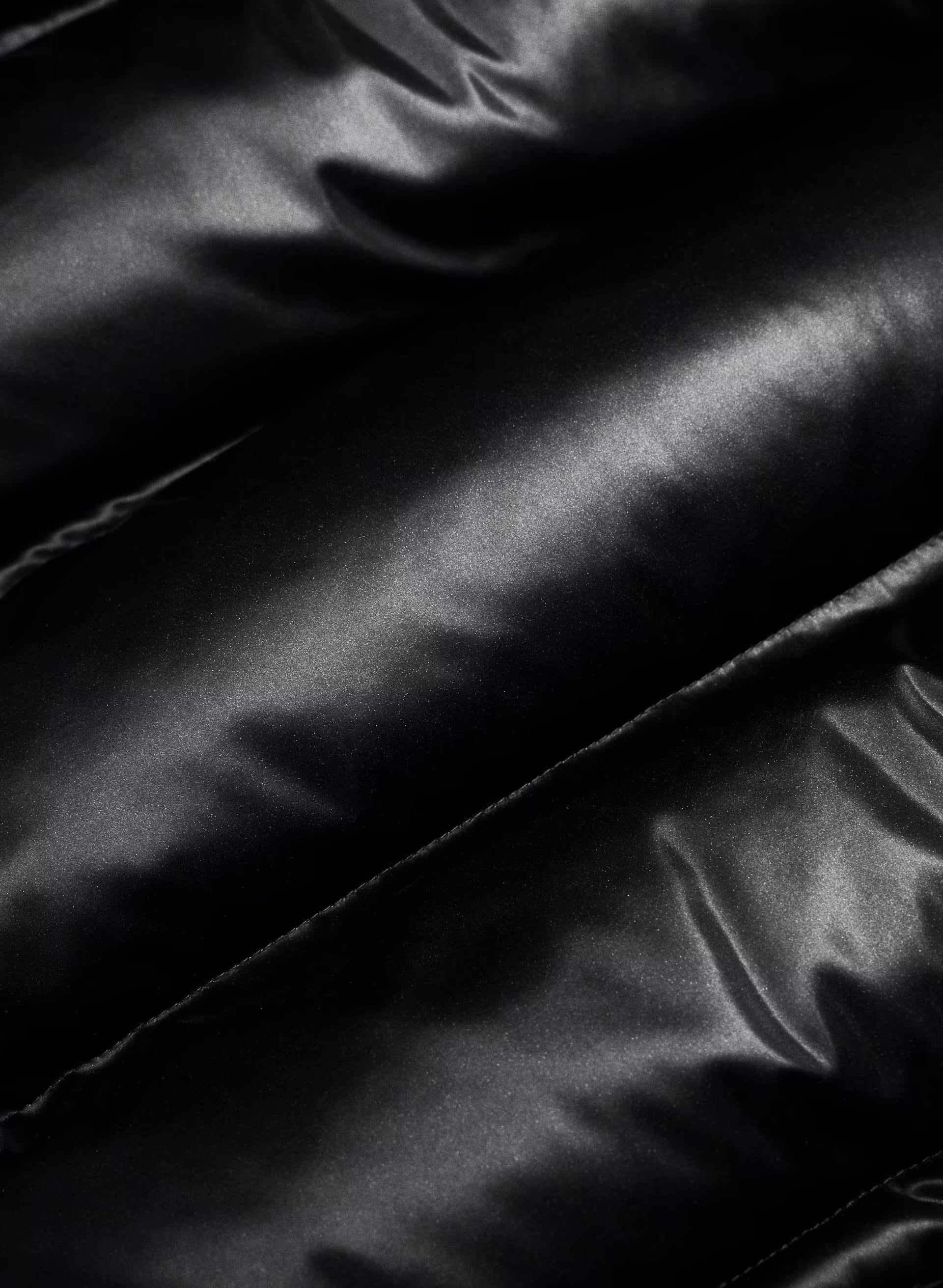 The Super Puff™ - Liquid Shine - BLACK