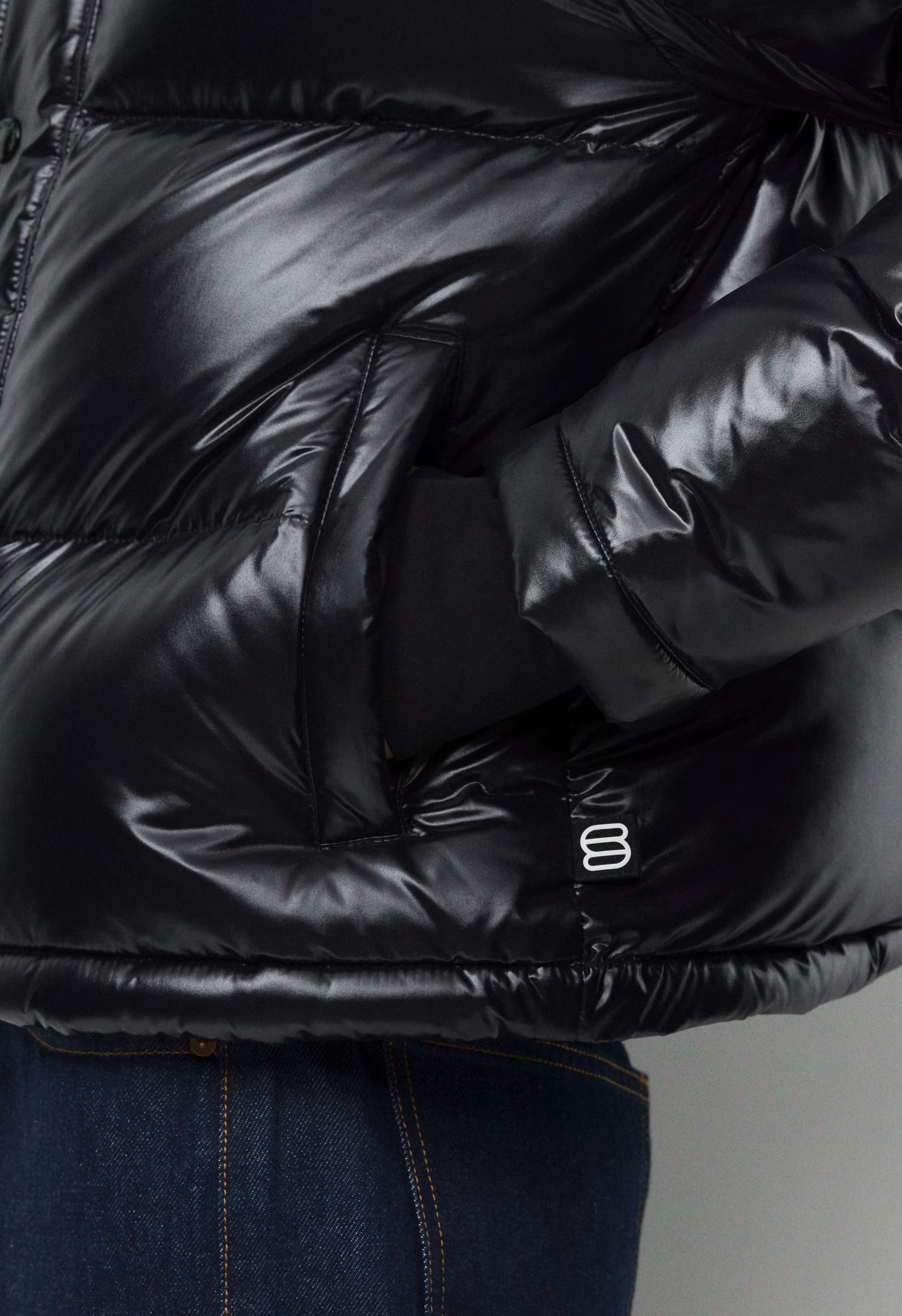 The Super Puff™ Shorty - Hi-Gloss - BLACK