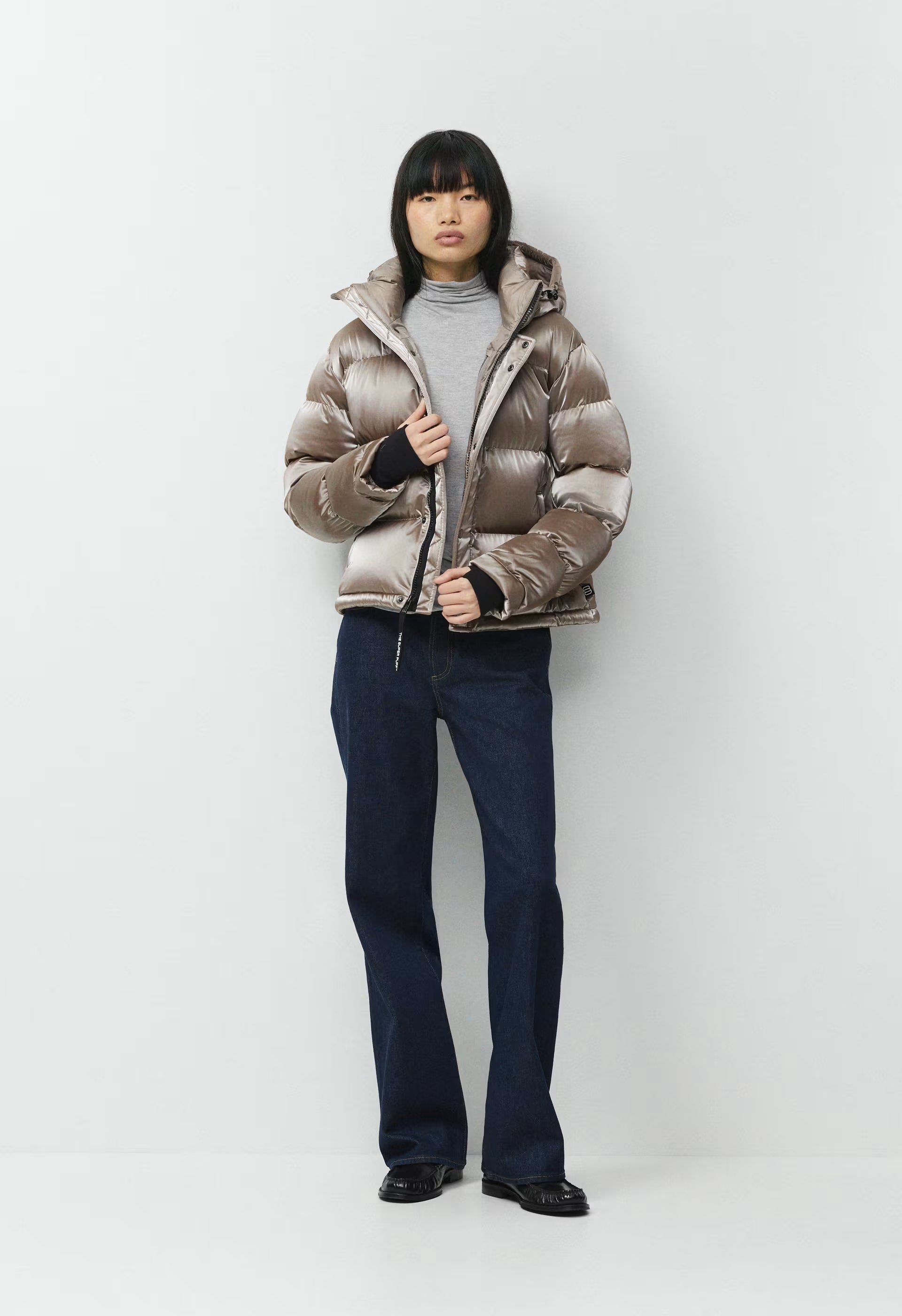 The Super Puff™ Shorty - Liquid Shine - MODERN TAUPE