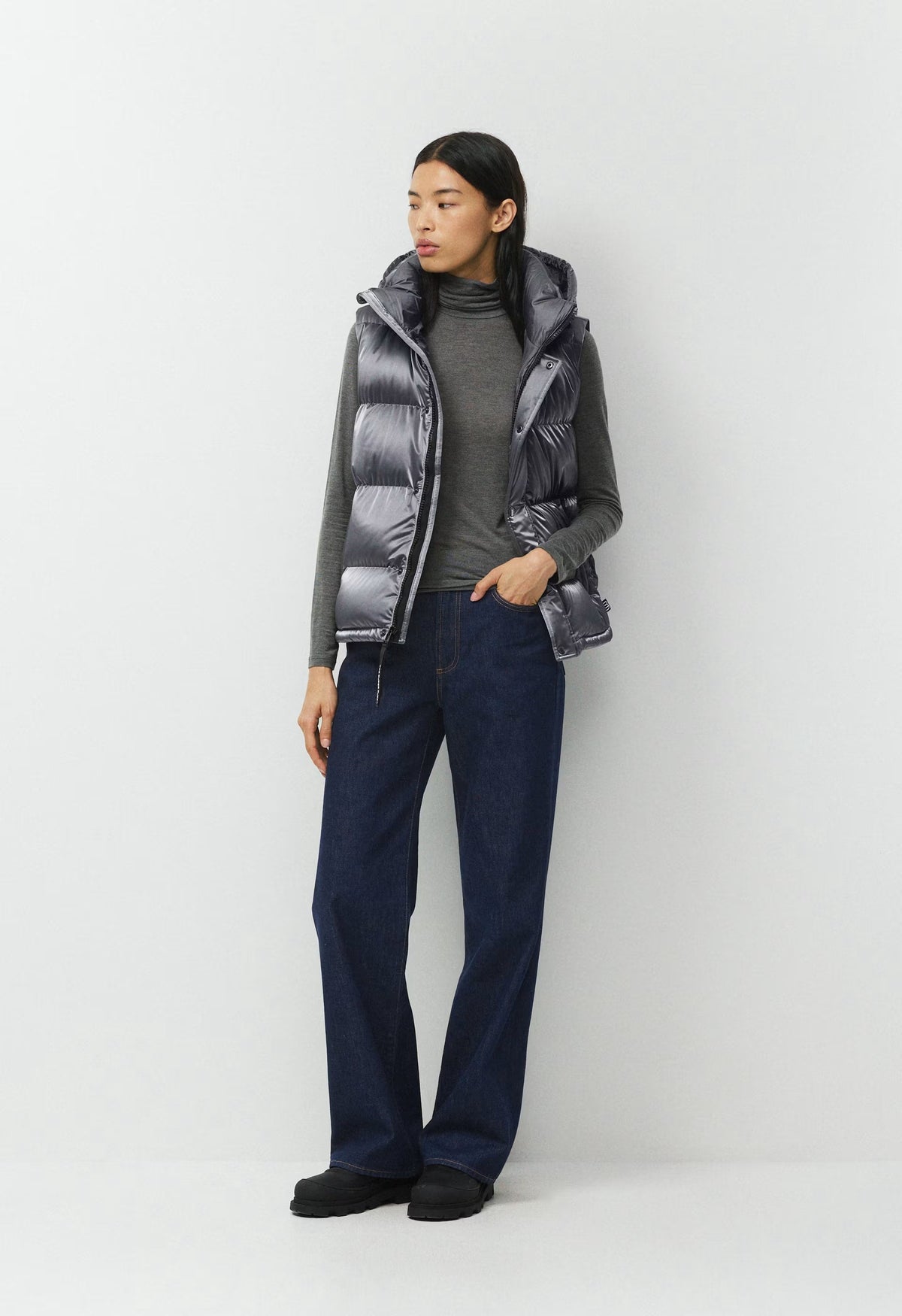The Super Puff™ Vest - Liquid Shine - COAL GREY
