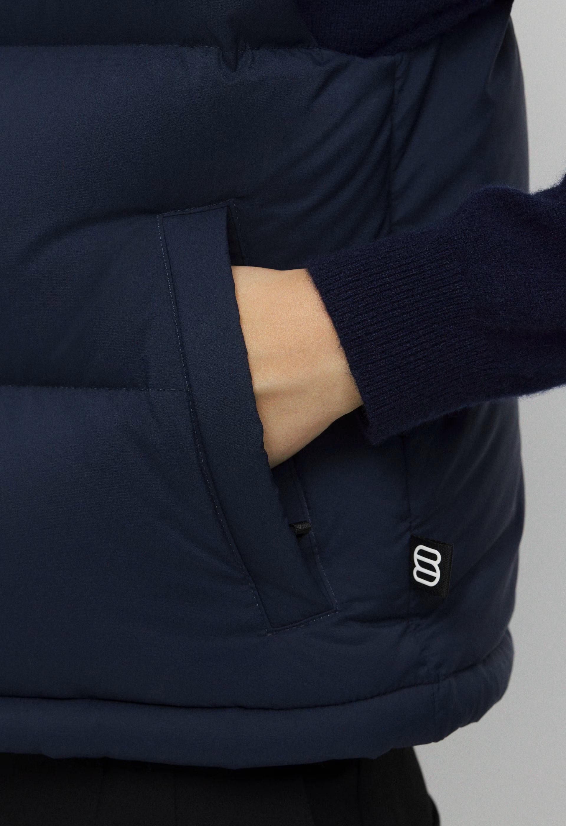 The Super Puff™ Shorty Vest - cliMATTE™ - ADMIRAL NAVY