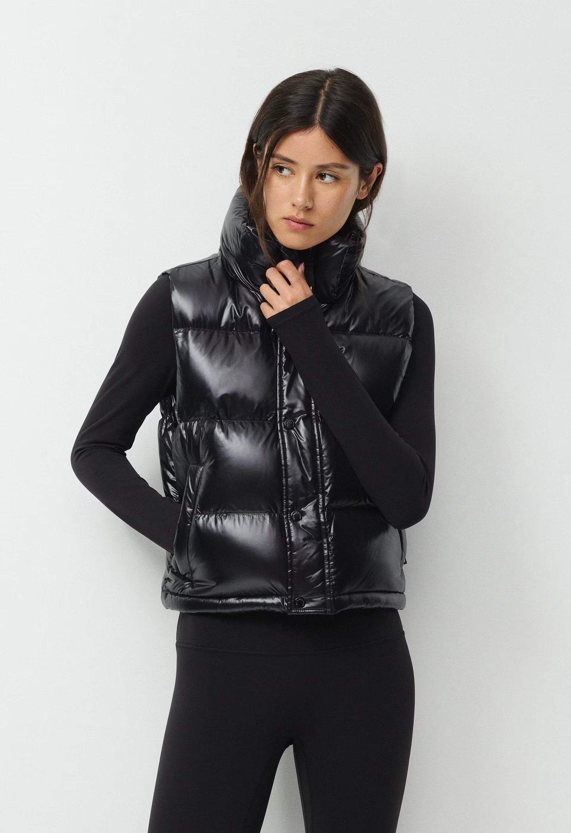 The Super Puff™ Shorty Vest - Hi-Gloss - MODERN TAUPE