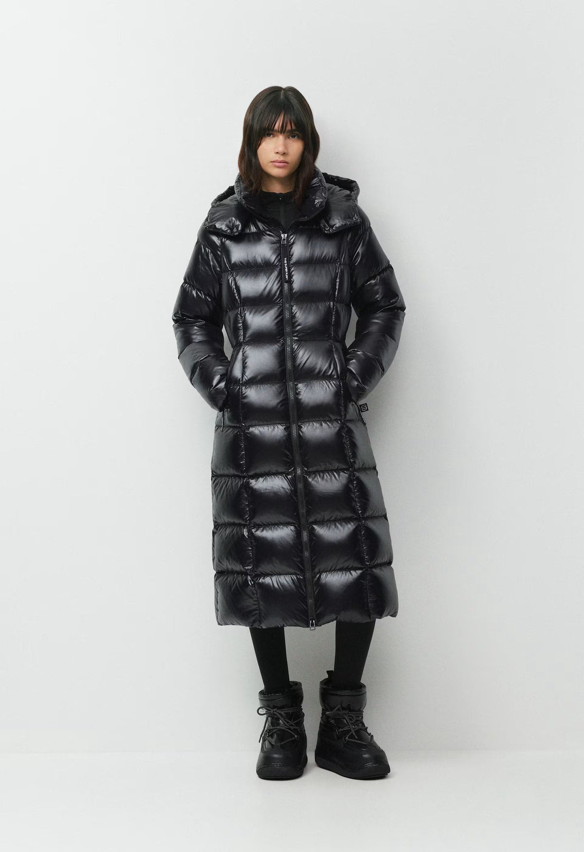 The SuperSnug Puff™ Long - cliMATTE™ - Hi-Gloss - BLACK